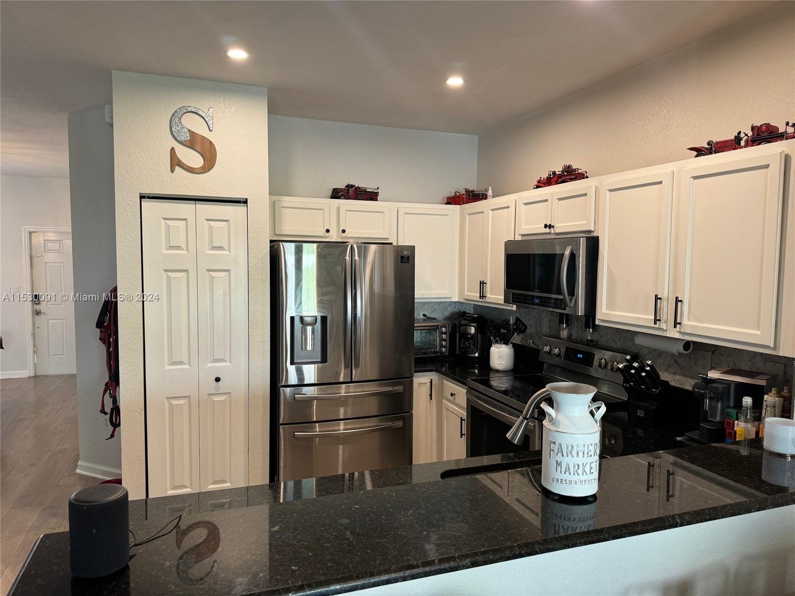 LAKES BY THE BAY GEE - Residential