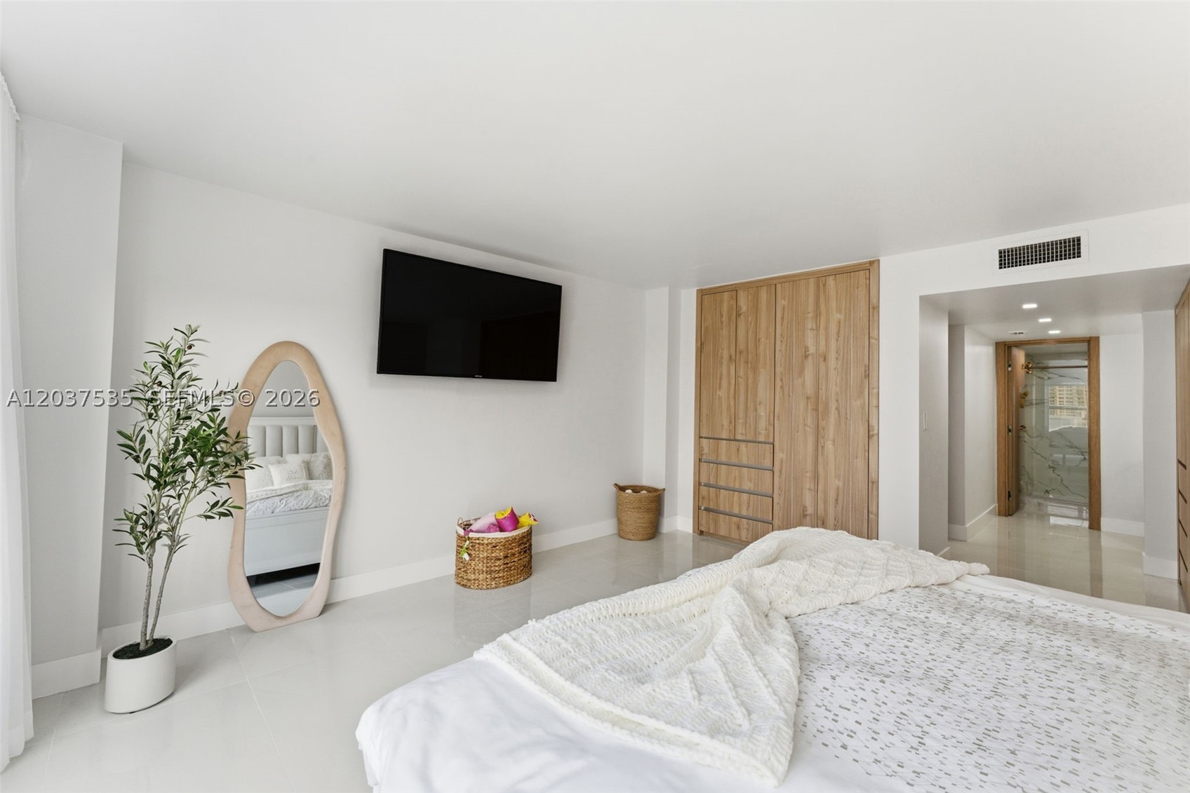 PLAYA DEL SOL CONDO - Residential