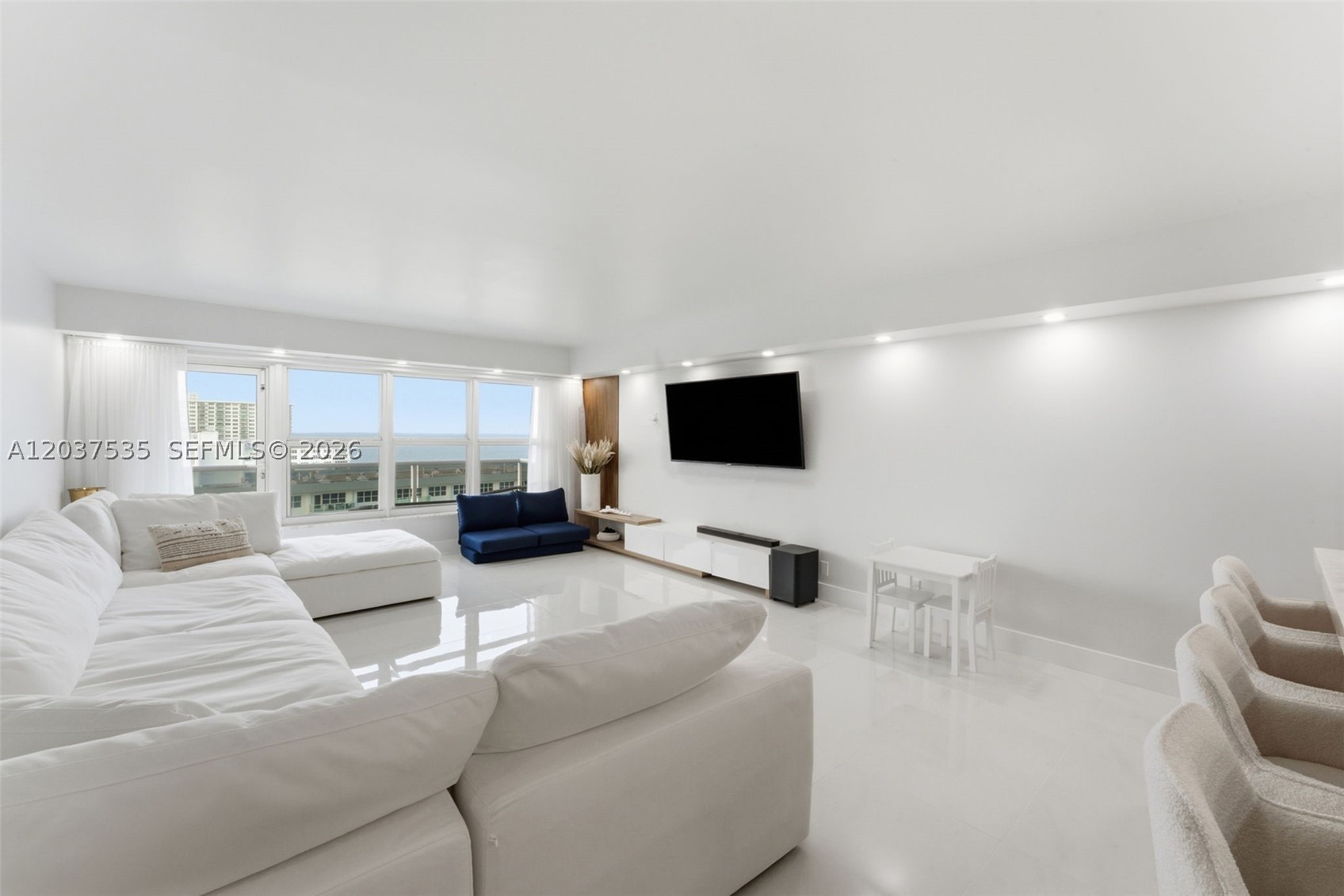 PLAYA DEL SOL CONDO - Residential
