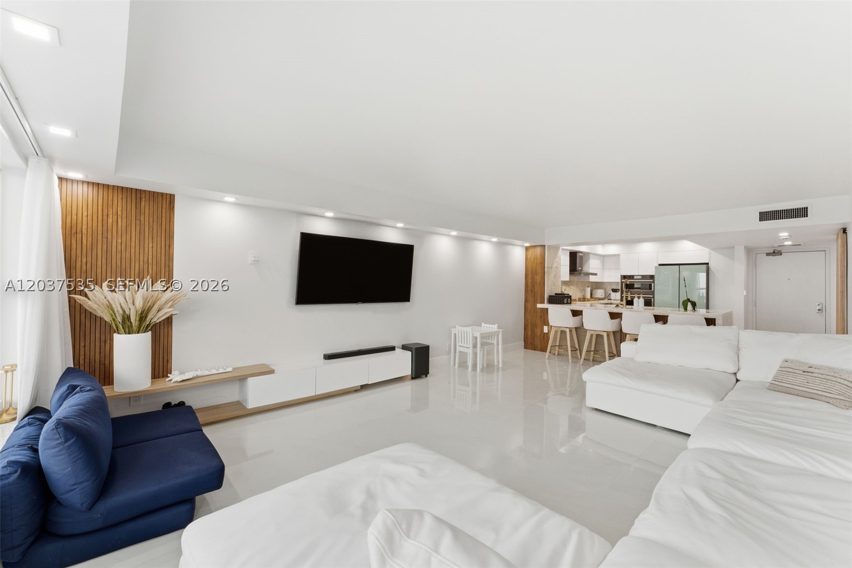 PLAYA DEL SOL CONDO - Residential