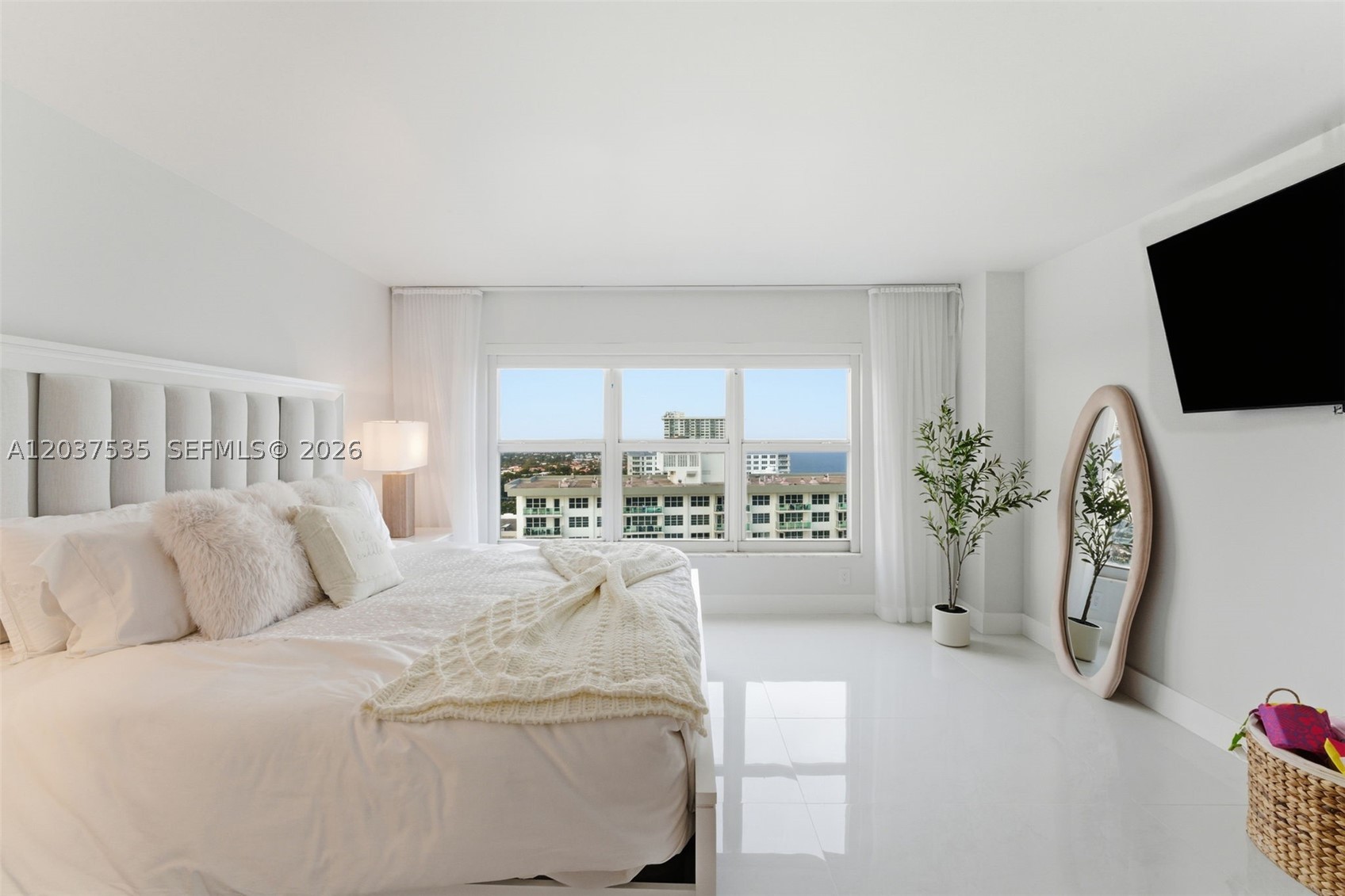 PLAYA DEL SOL CONDO - Residential