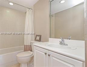 ISLAND PLACE AT NORTH BAY - Residential