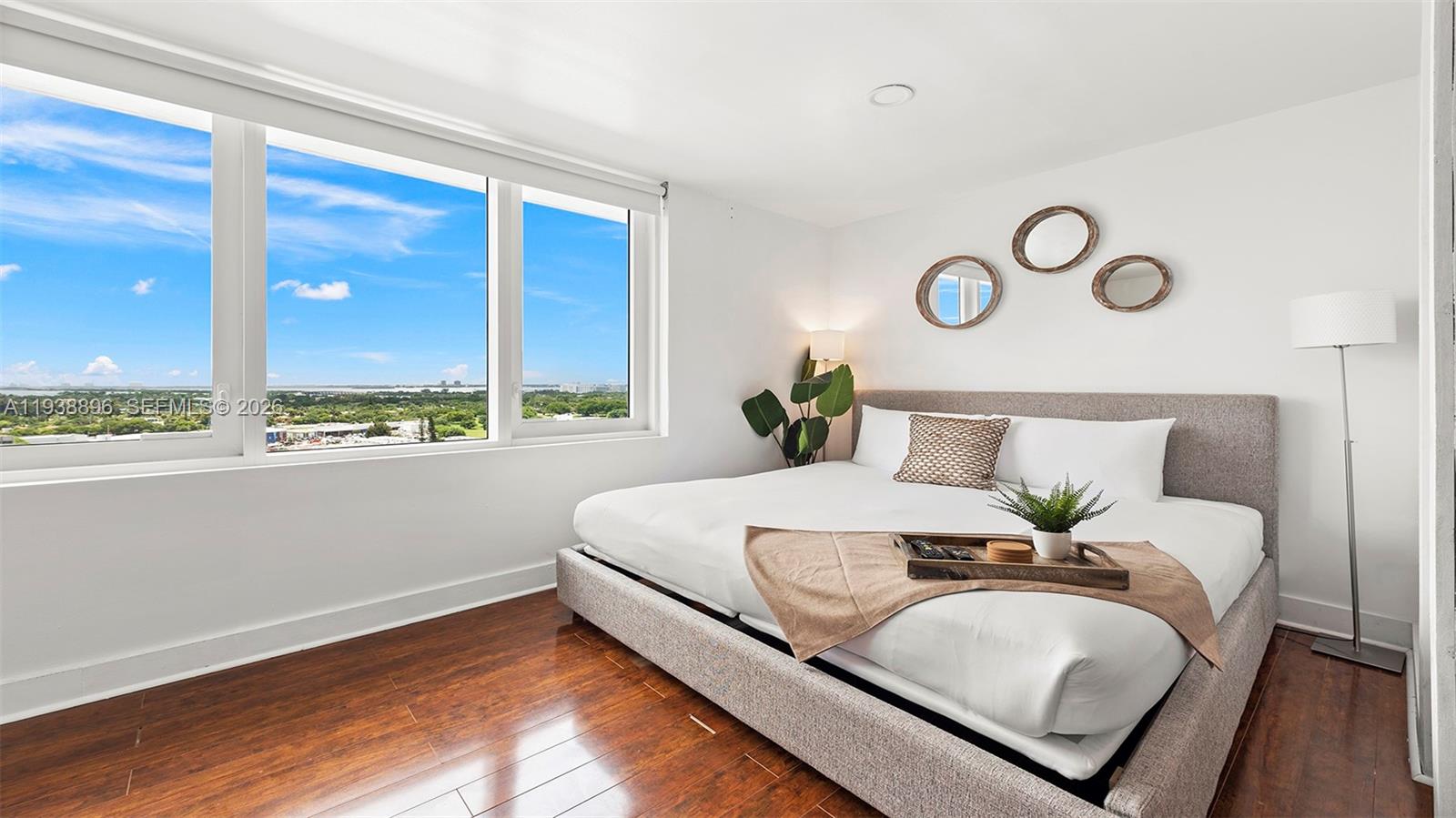 RONEY PALACE CONDO - Residential