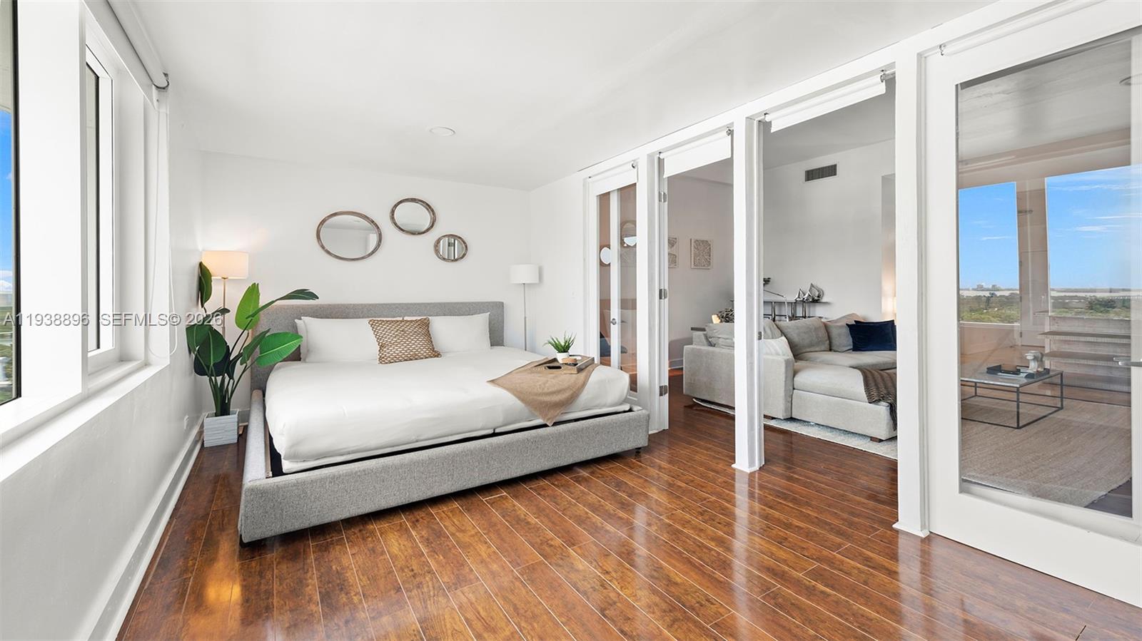 RONEY PALACE CONDO - Residential