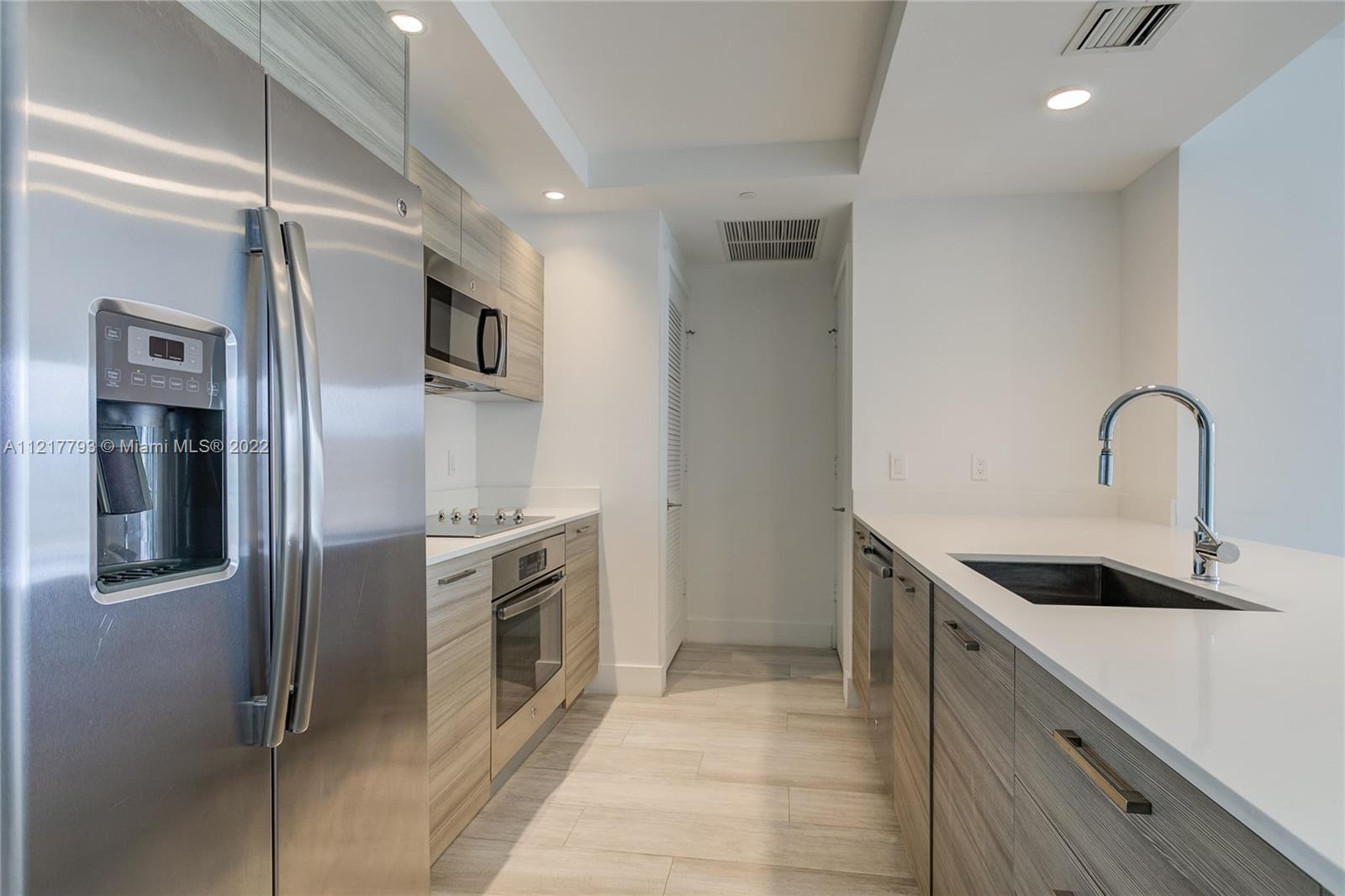 3401 MIDTOWN CONDO - Residential