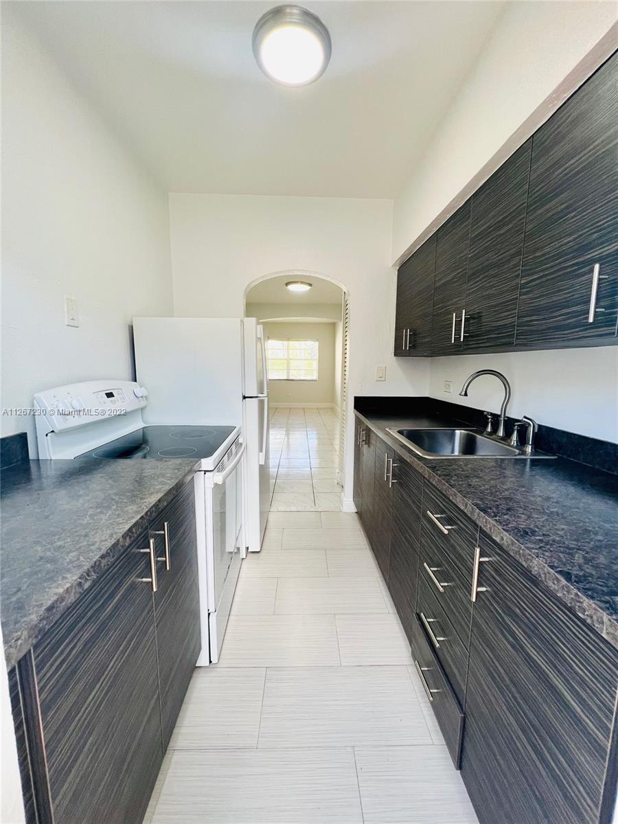 ALTOS DEL MAR - Residential Lease