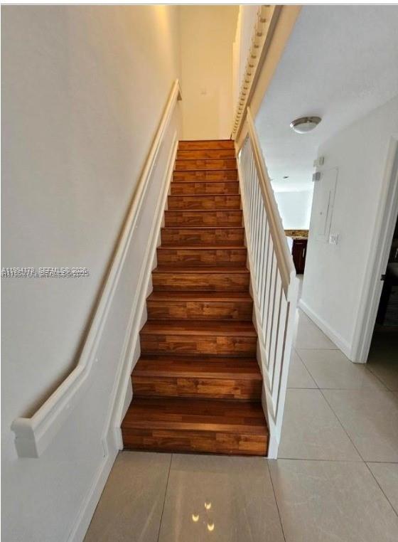 MELROSE POINT CONDO - Residential