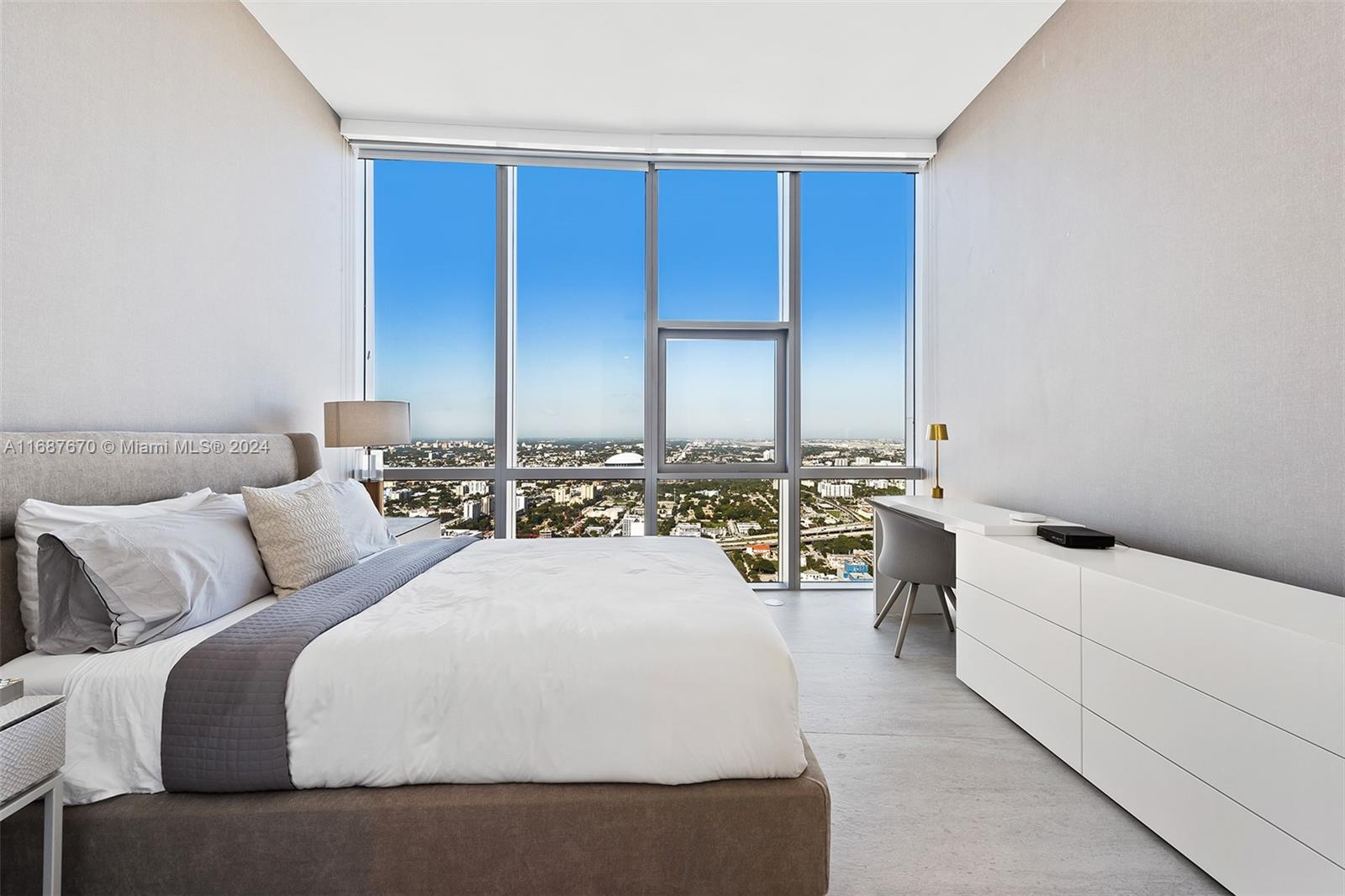 PARAMOUNT MIAMI WORLDCENT - Residential