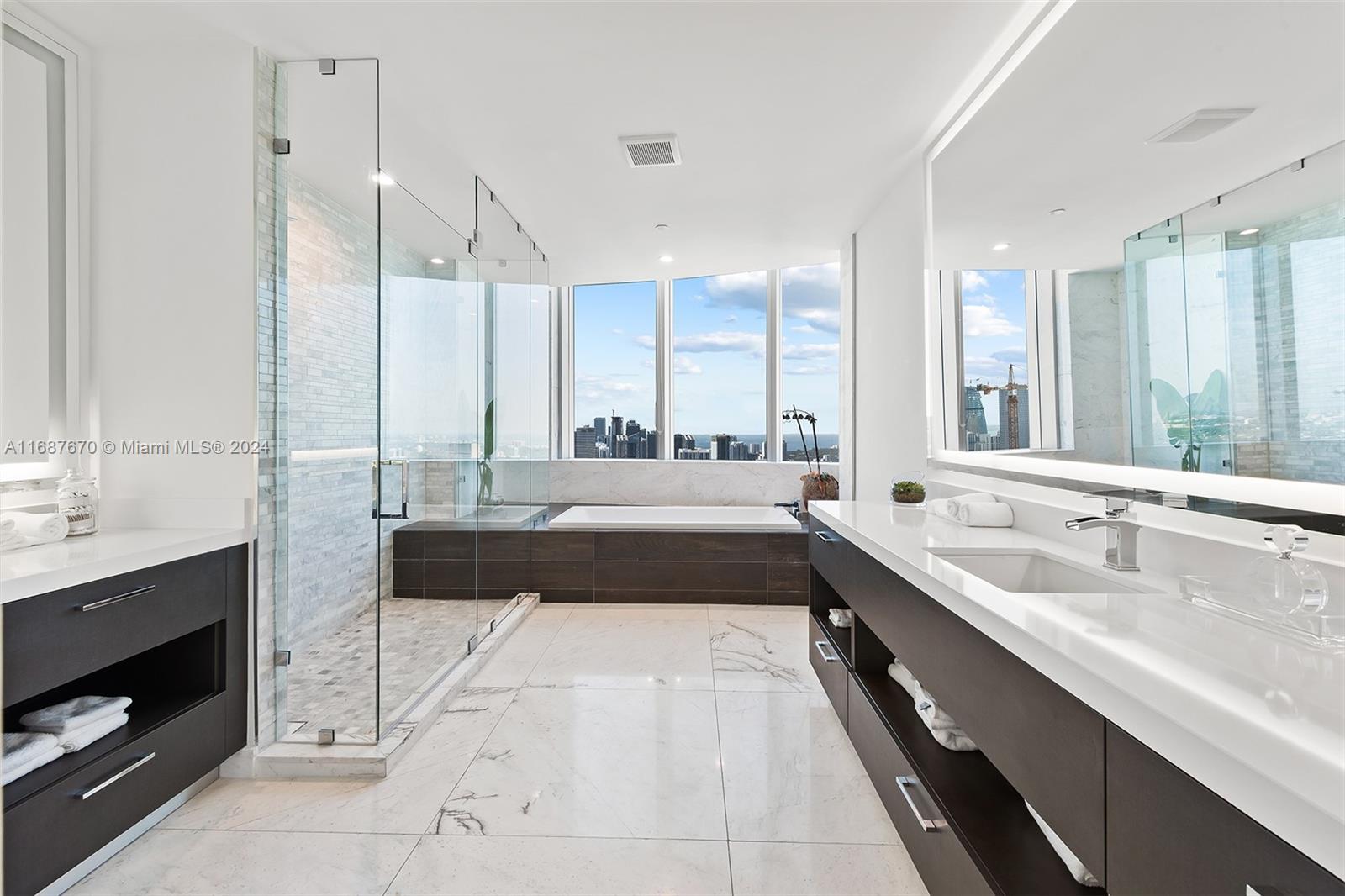 PARAMOUNT MIAMI WORLDCENT - Residential