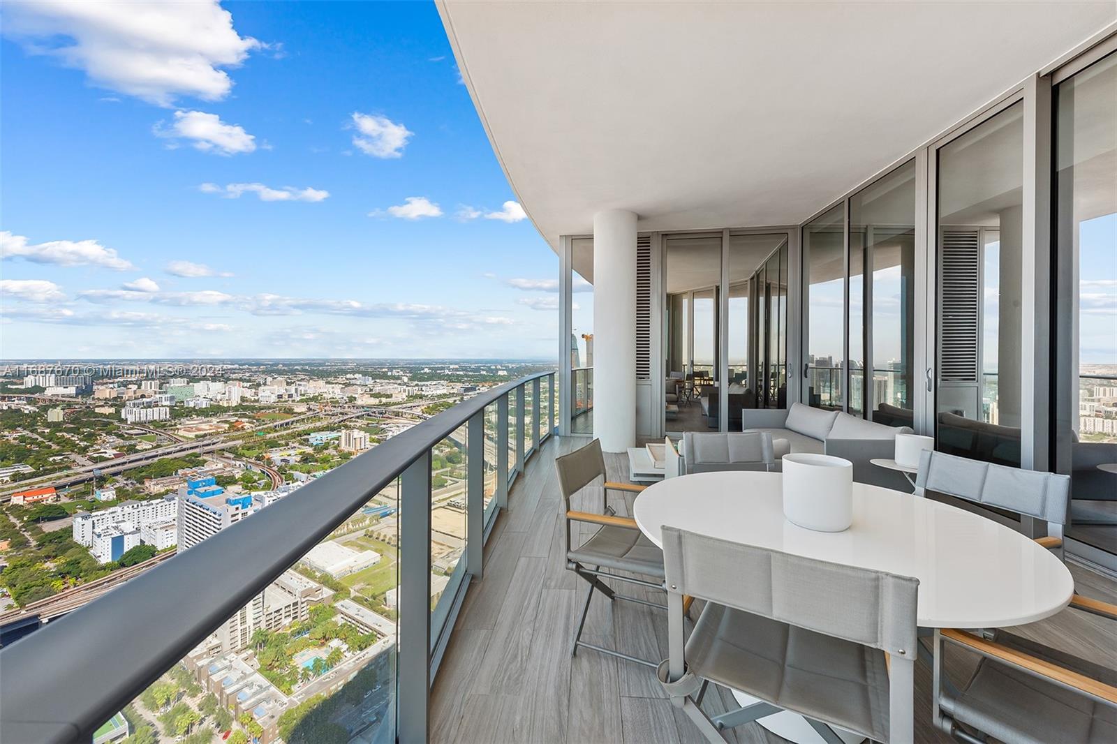 PARAMOUNT MIAMI WORLDCENT - Residential