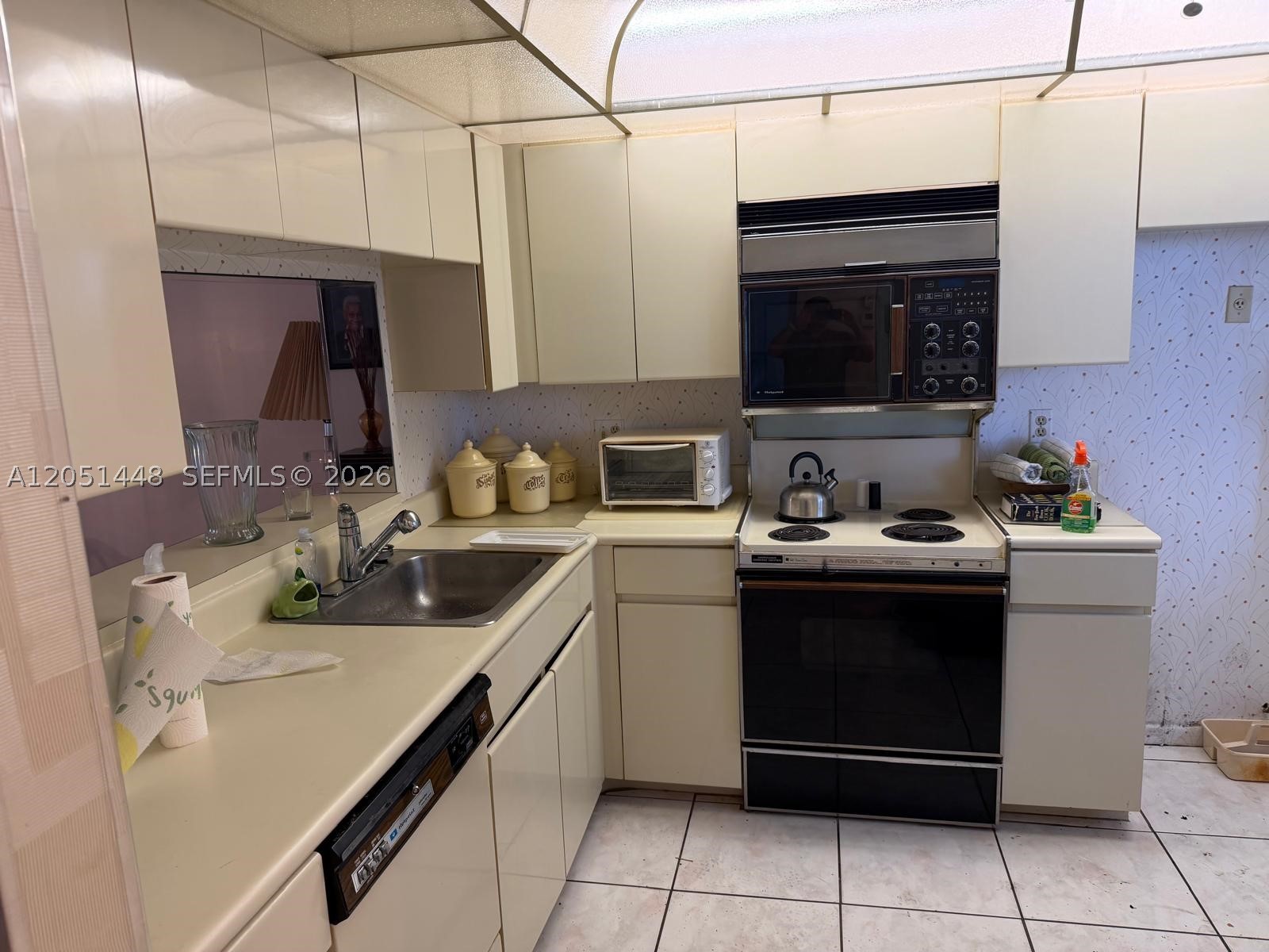 LAKES OF ENVIRON CONDO - Residential