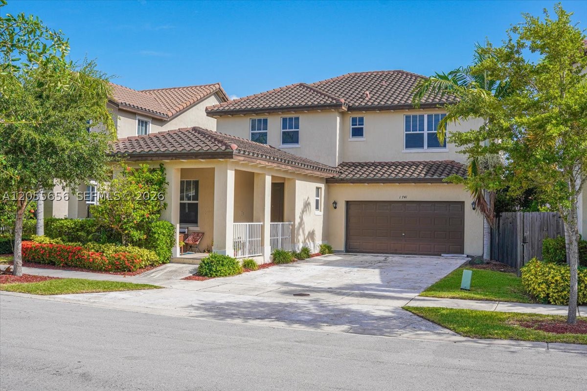 SUMMERVILLE VILLAS - Residential