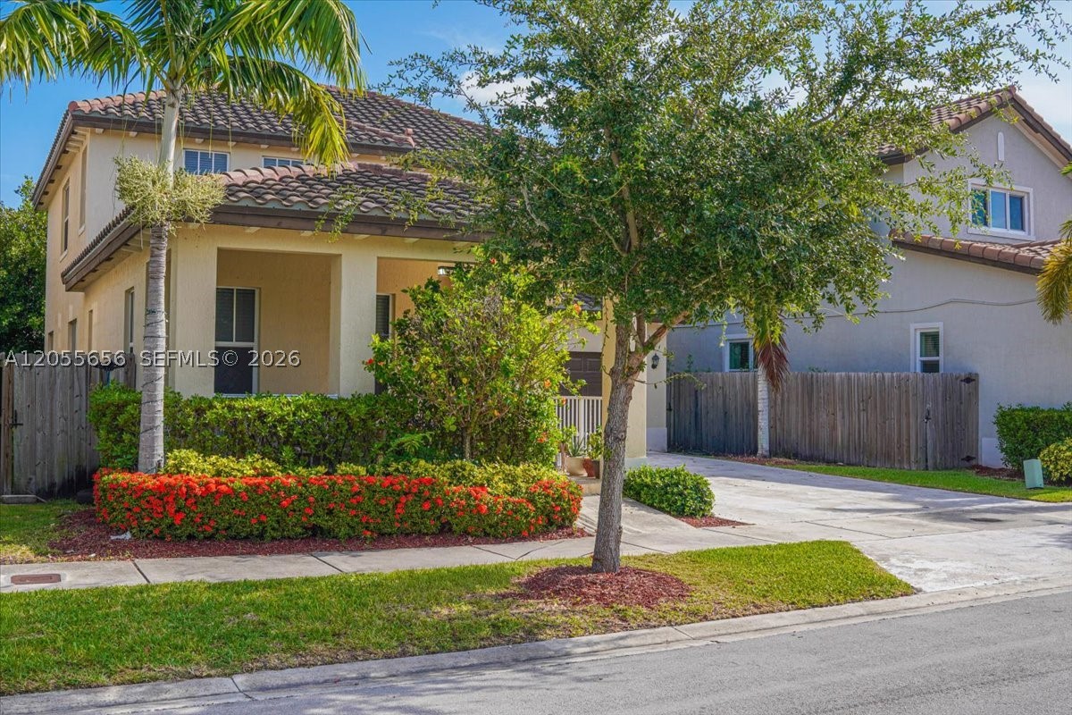 SUMMERVILLE VILLAS - Residential