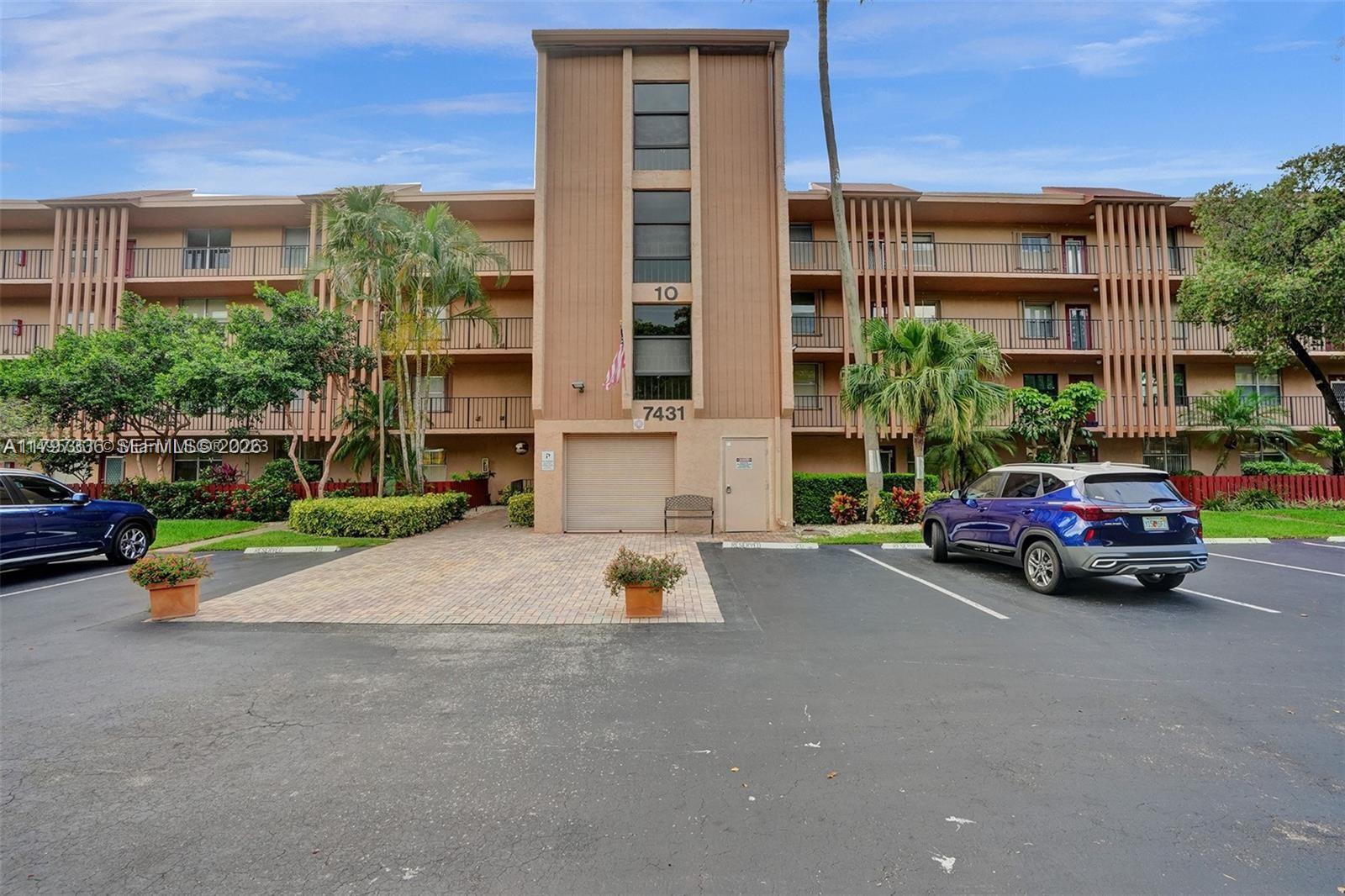 PALM LAKES CONDO - Residential