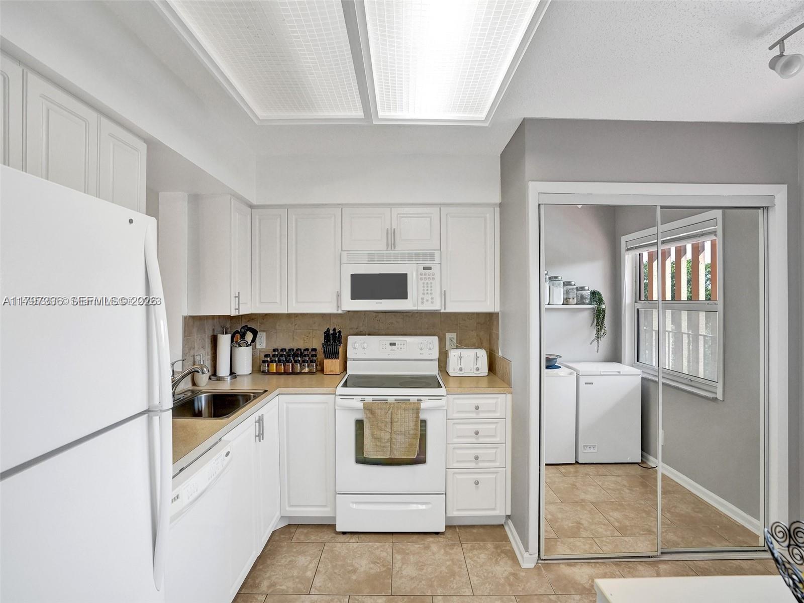 PALM LAKES CONDO - Residential