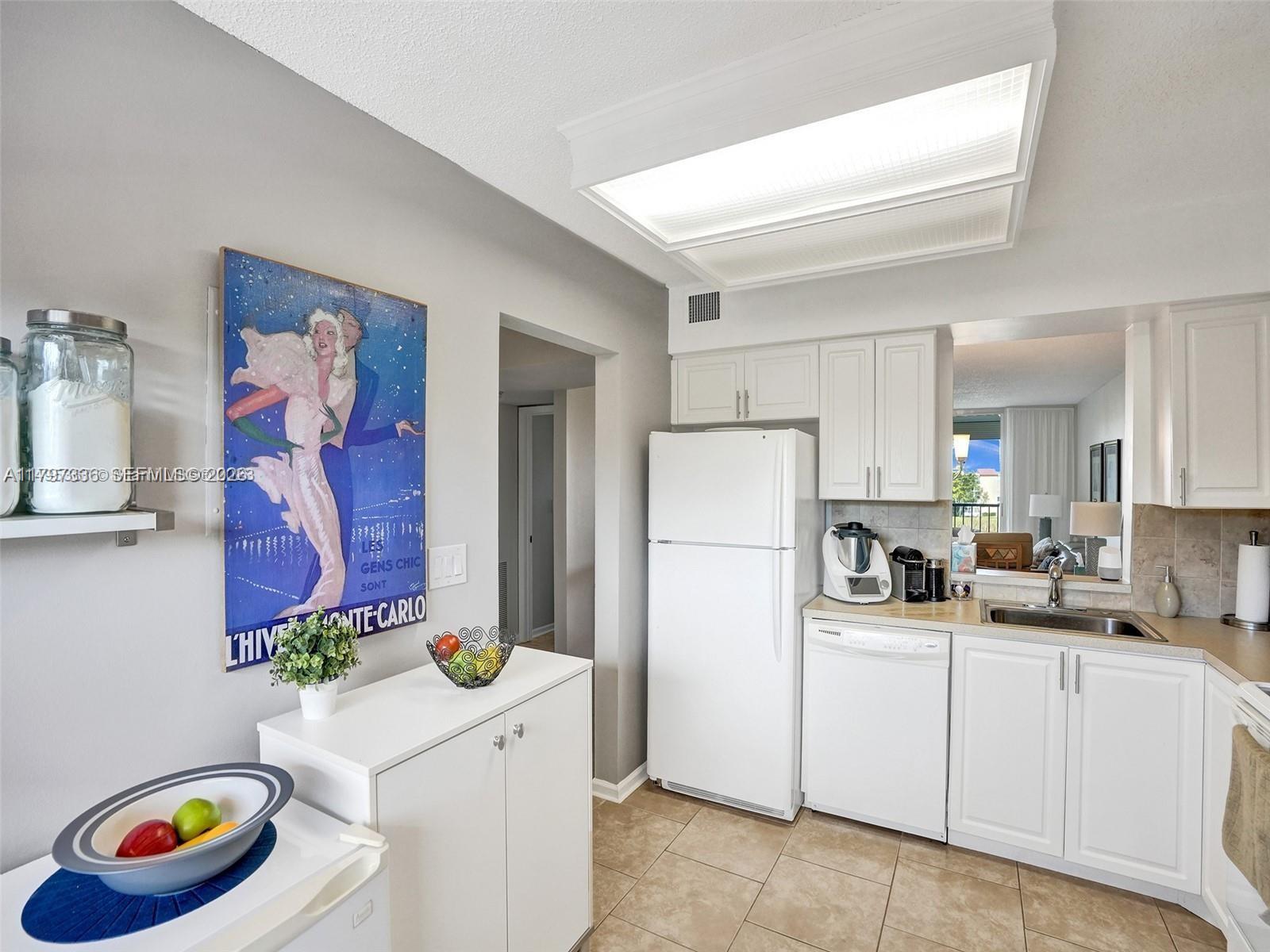 PALM LAKES CONDO - Residential