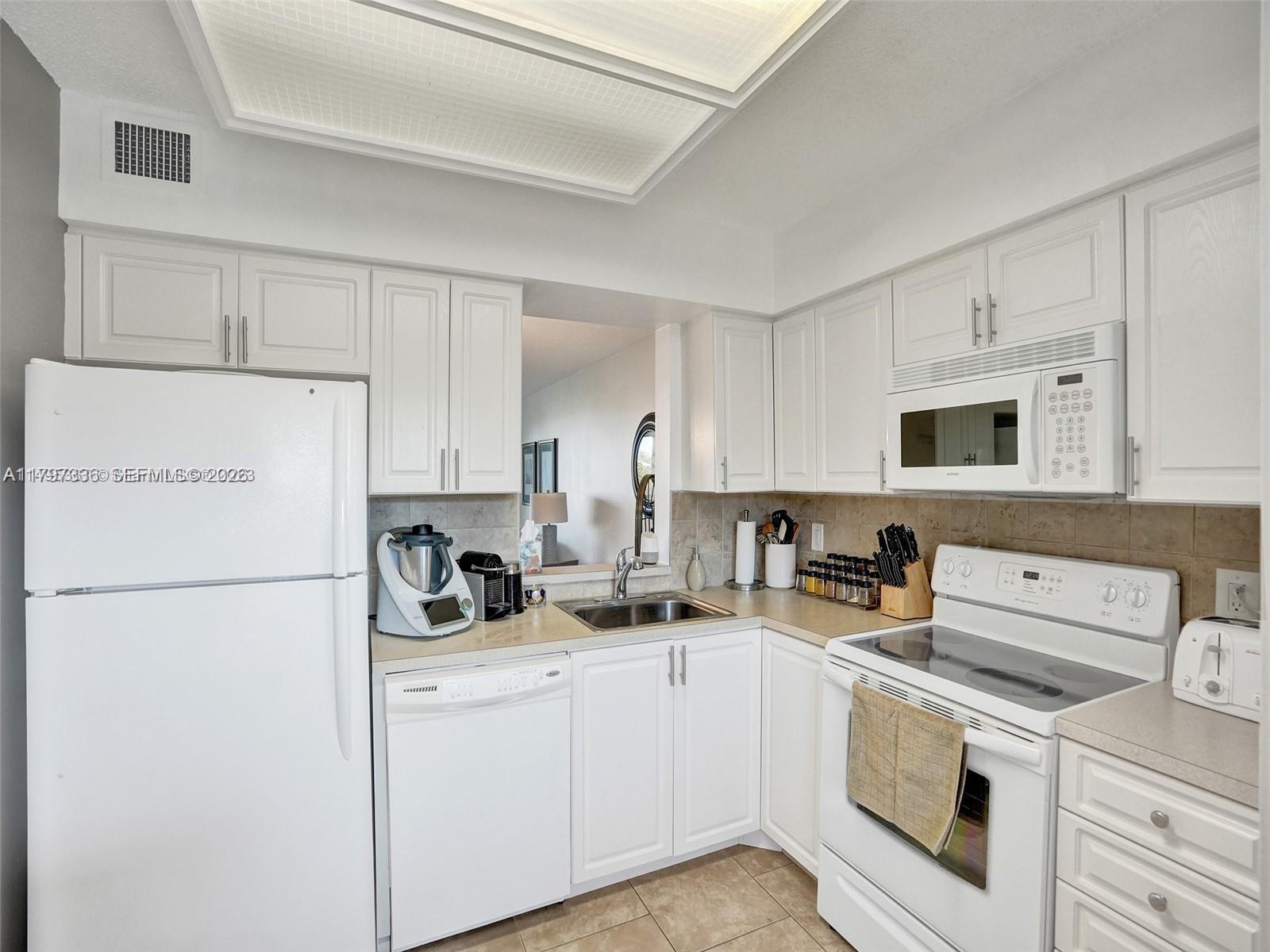PALM LAKES CONDO - Residential