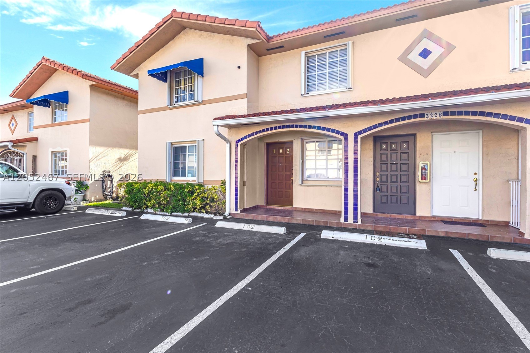 ALCAZAR VILLAS CONDO - Residential