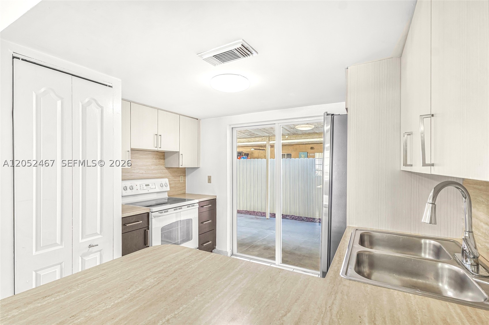 ALCAZAR VILLAS CONDO - Residential
