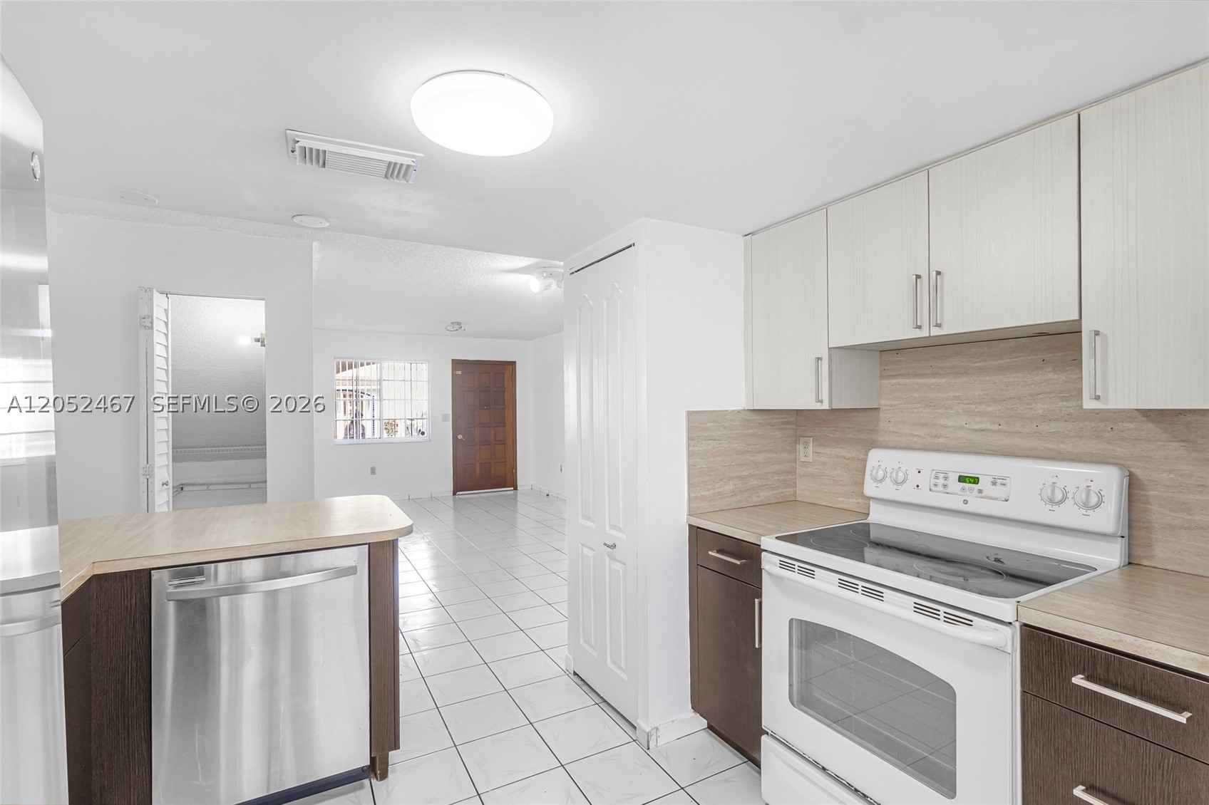 ALCAZAR VILLAS CONDO - Residential