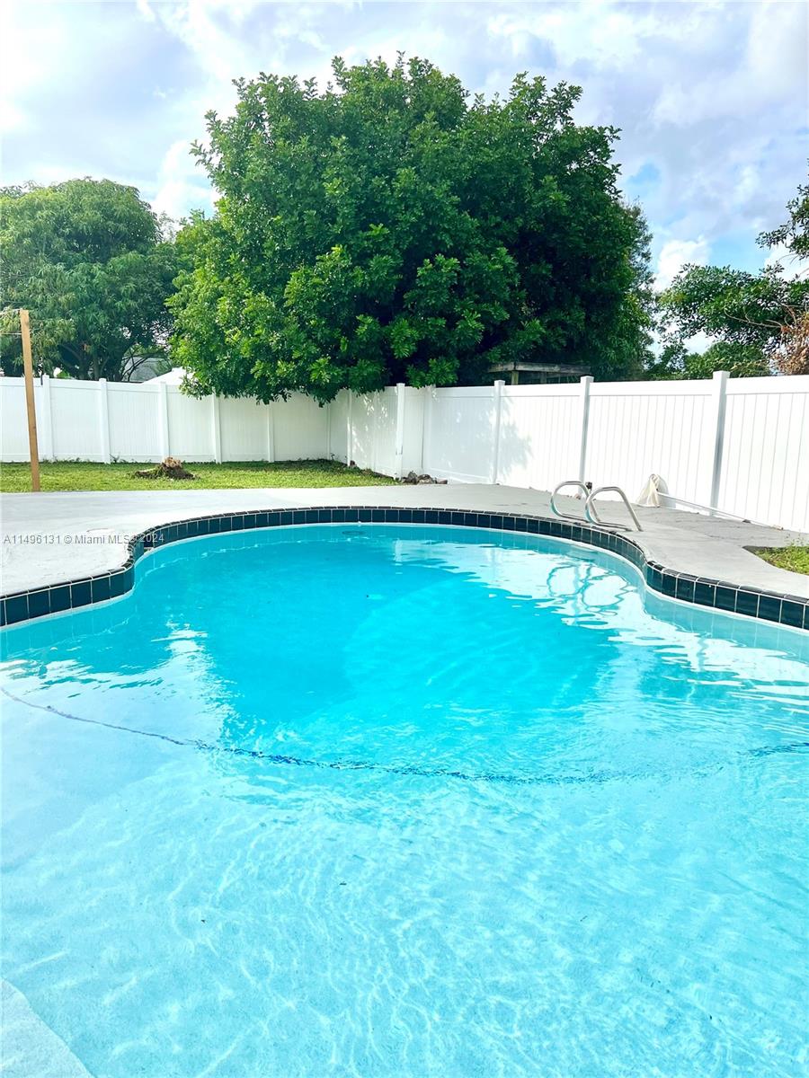 NORTH LAUDERDALE VILLAGE - Residential