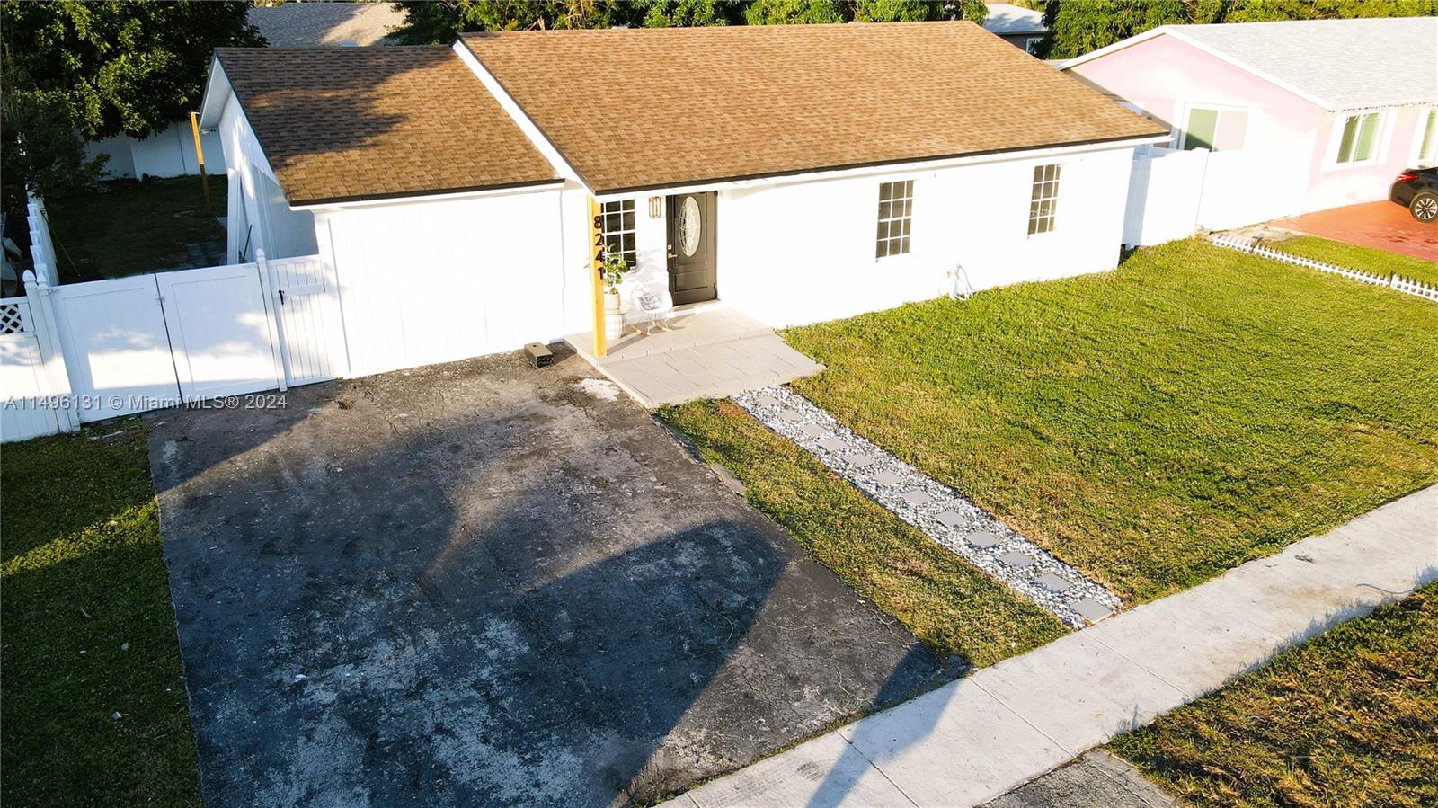 NORTH LAUDERDALE VILLAGE - Residential