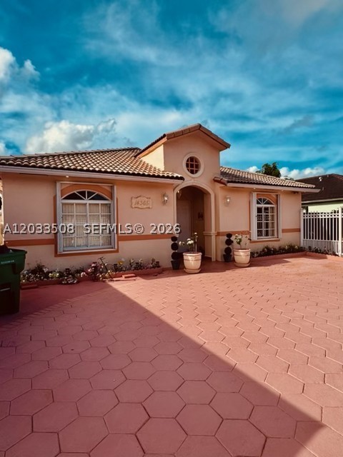 BEAUTIFULLY MAINTAINED 3-BEDROOM, 2-BATH HOME LOCATED IN DESIRABLE AREA NEAR EUREKA DRIVE SITTING ON CUL-DE-SAC, NO TRAFFIC. THIS CHARMING RESIDENCE FEATURES A SPACIOUS OPEN LAYOUT, ABUNDANCE NATURAL LIGHT, KITCHEN WITH  FOR LIVING & ENTERTAINING. NICE SIZED ROOMS, FULLY FENCED  EXPANSIVE DRIVEWAY PROVIDING PLENTY OF PARKING SPACE & ROOM FOR BOAT. SOUGHT OUT NEIGHBORHOOD NEAR SHOPPING, SCHOOLS & RESTAURANTS. REASONABLE OFFERS ACCEPTED!