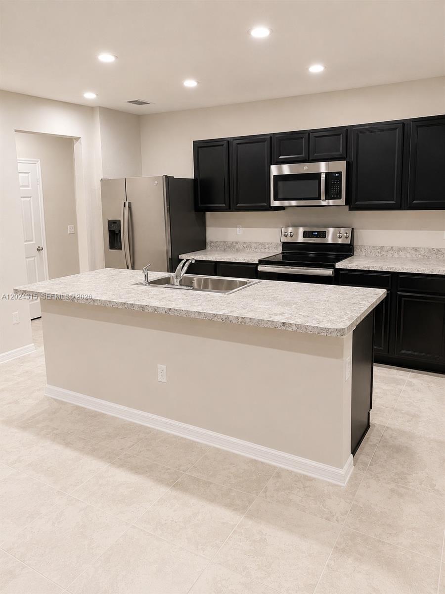 MAGNOLIA SQUARE - Residential