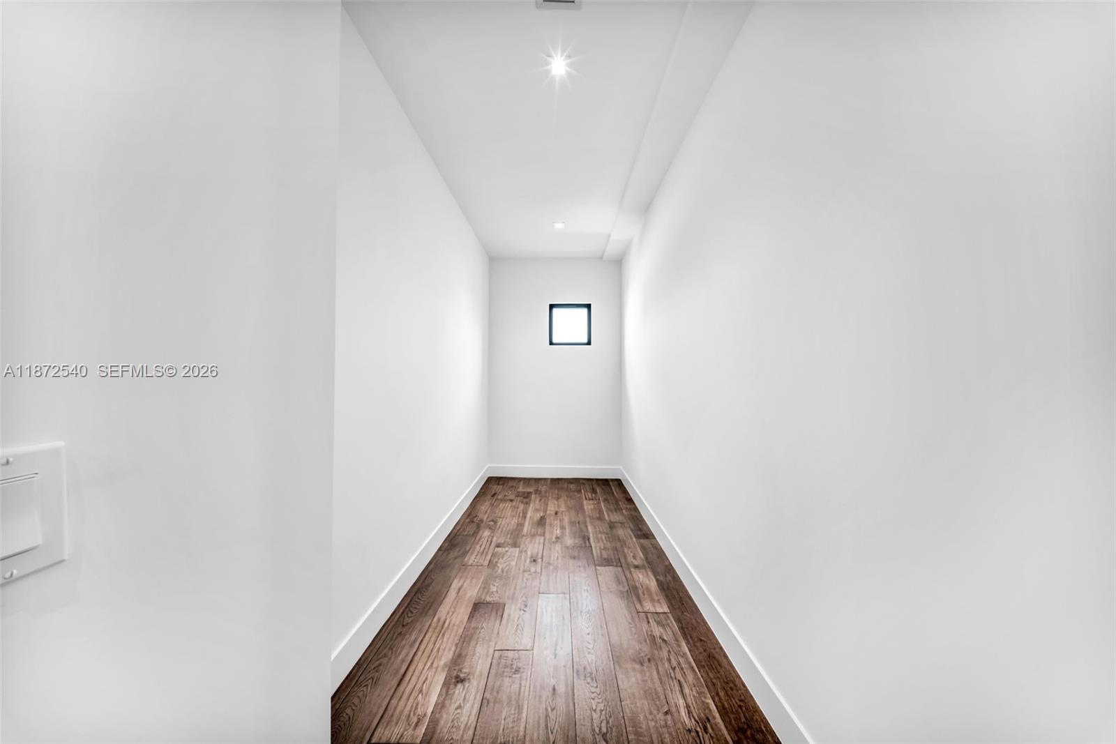 WESTON ESTATES - Residential