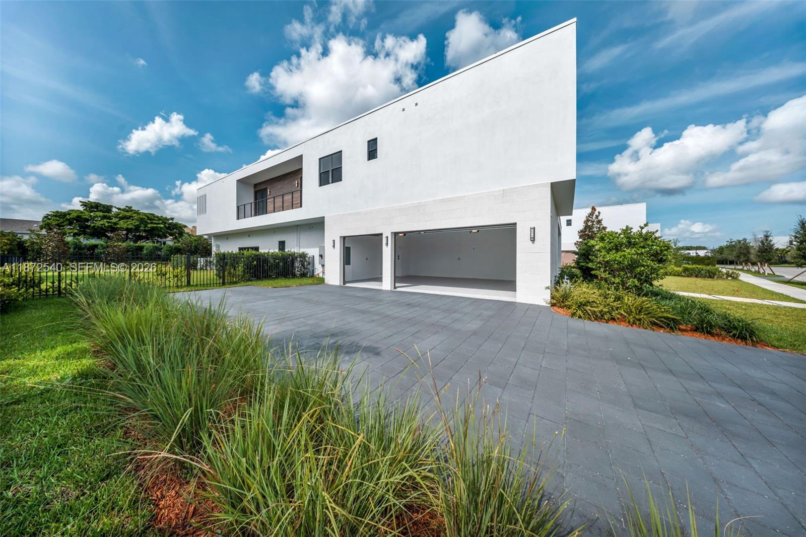 WESTON ESTATES - Residential