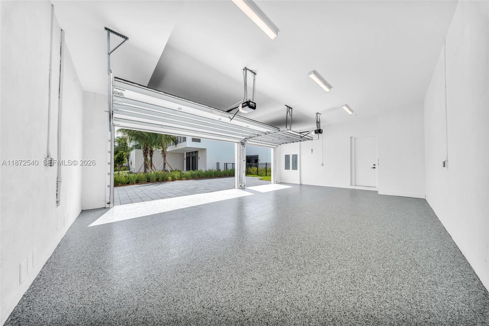 WESTON ESTATES - Residential