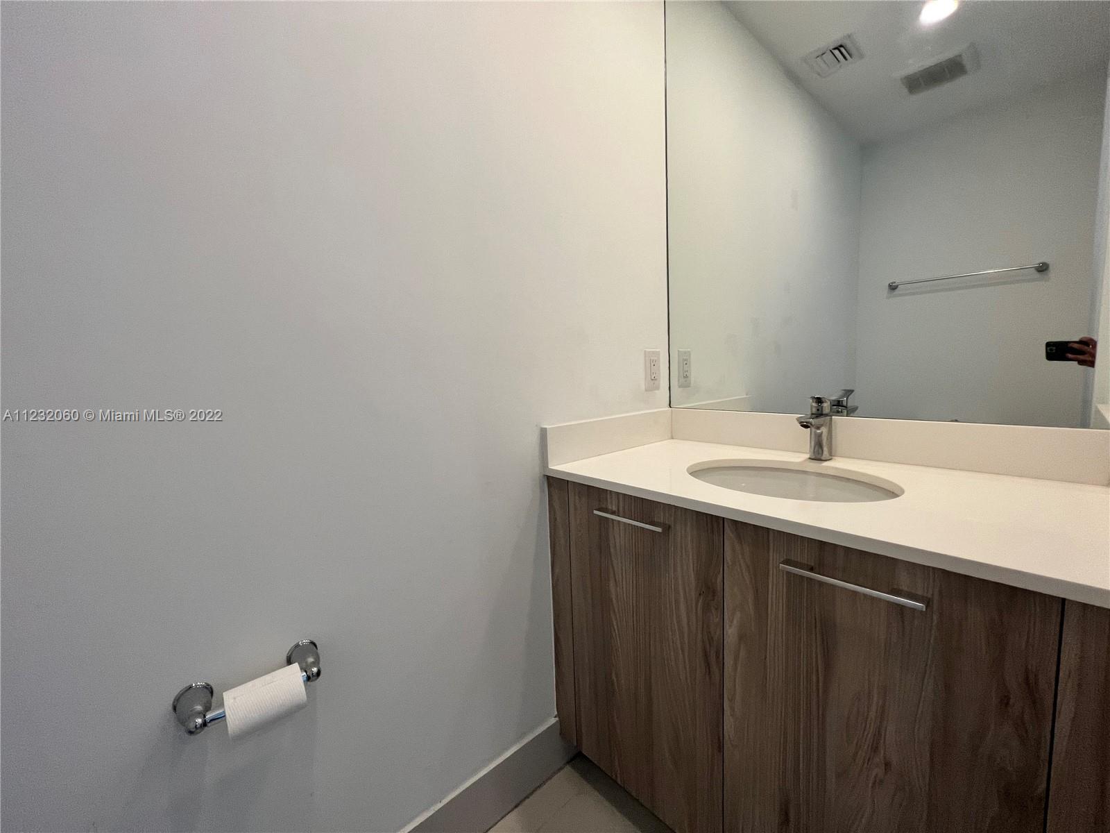 PARAISO BAYVIEWS CONDO - Residential Lease