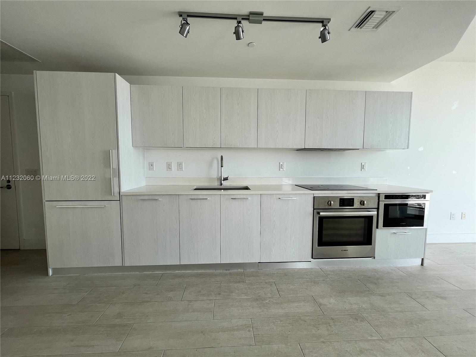 PARAISO BAYVIEWS CONDO - Residential Lease