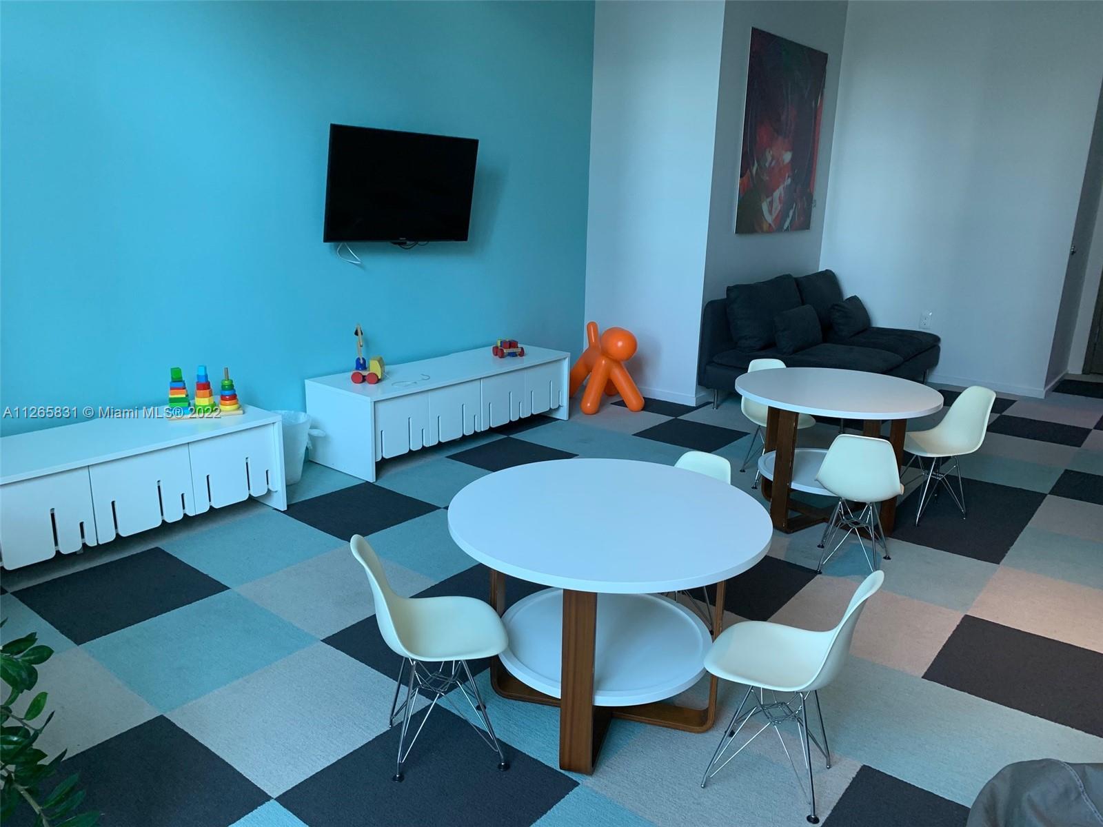 1100 MILLECENTO RESIDENCE - Residential Lease