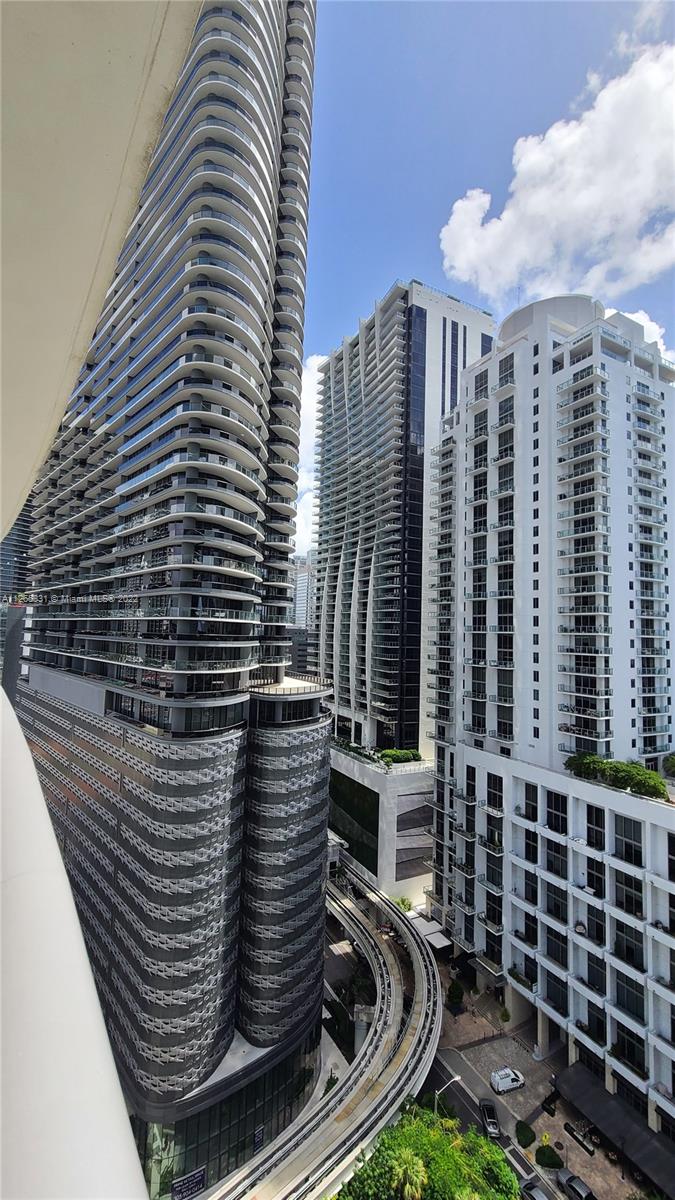 1100 MILLECENTO RESIDENCE - Residential Lease