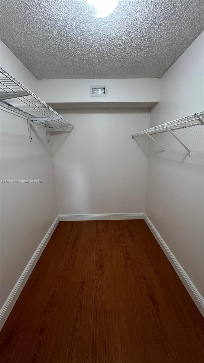 EDGEWATER CONDO - Residential Lease