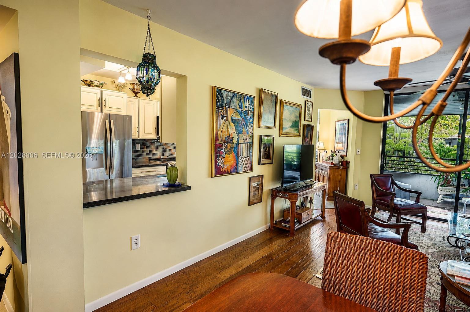 SHERIDAN BY THE BEACH CON - Residential