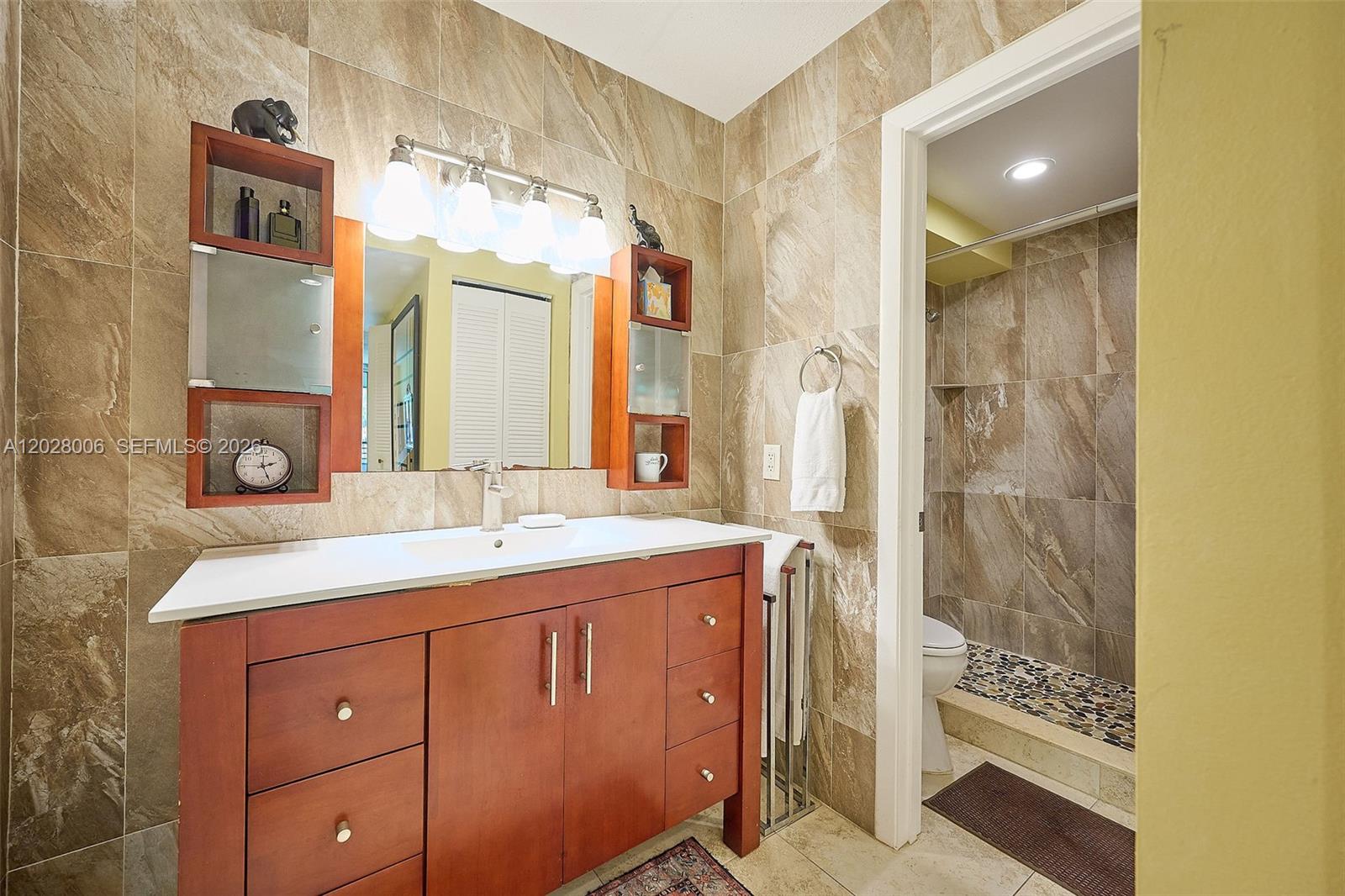 SHERIDAN BY THE BEACH CON - Residential