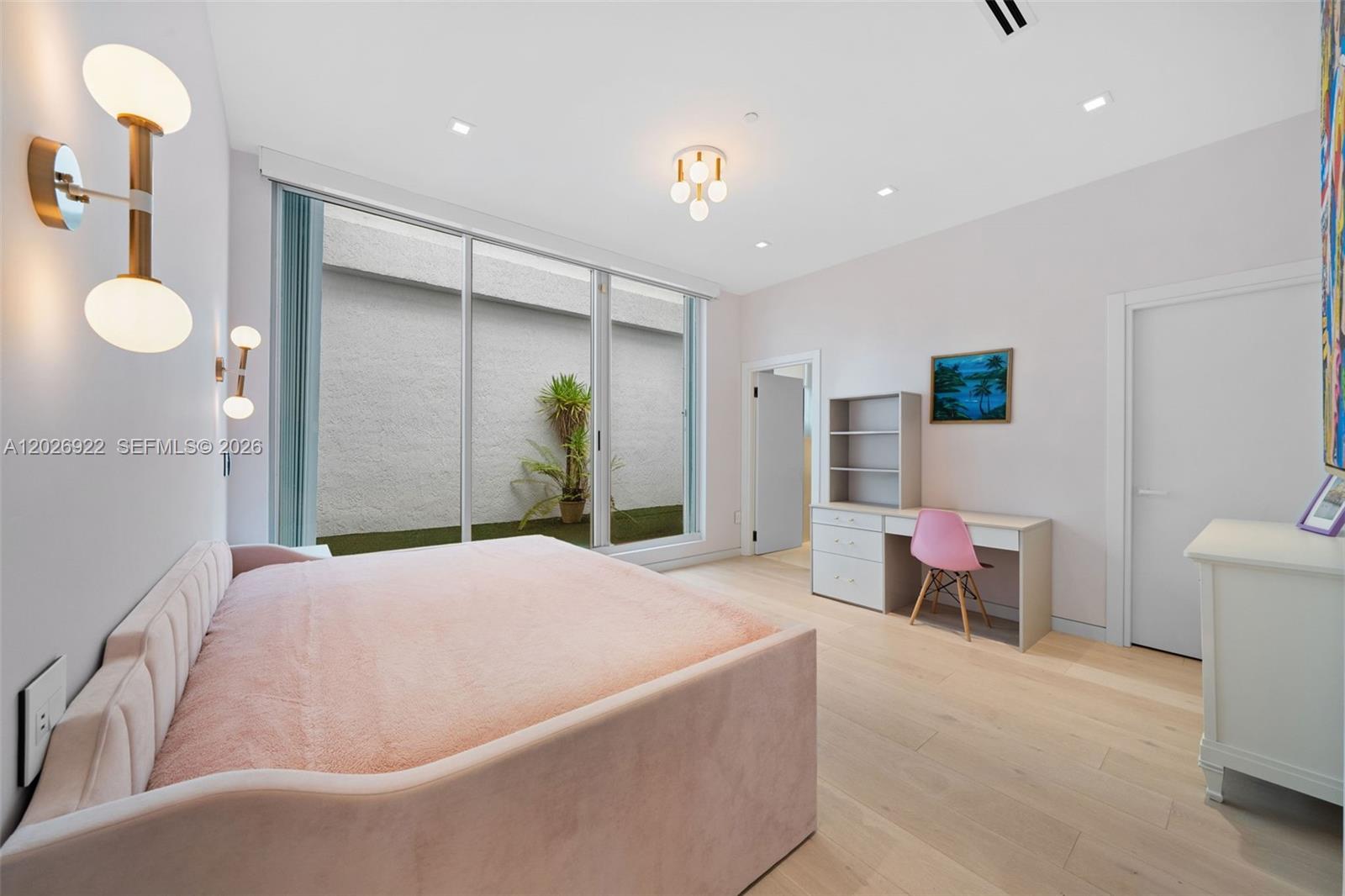 OCEANIA V CONDO - Residential