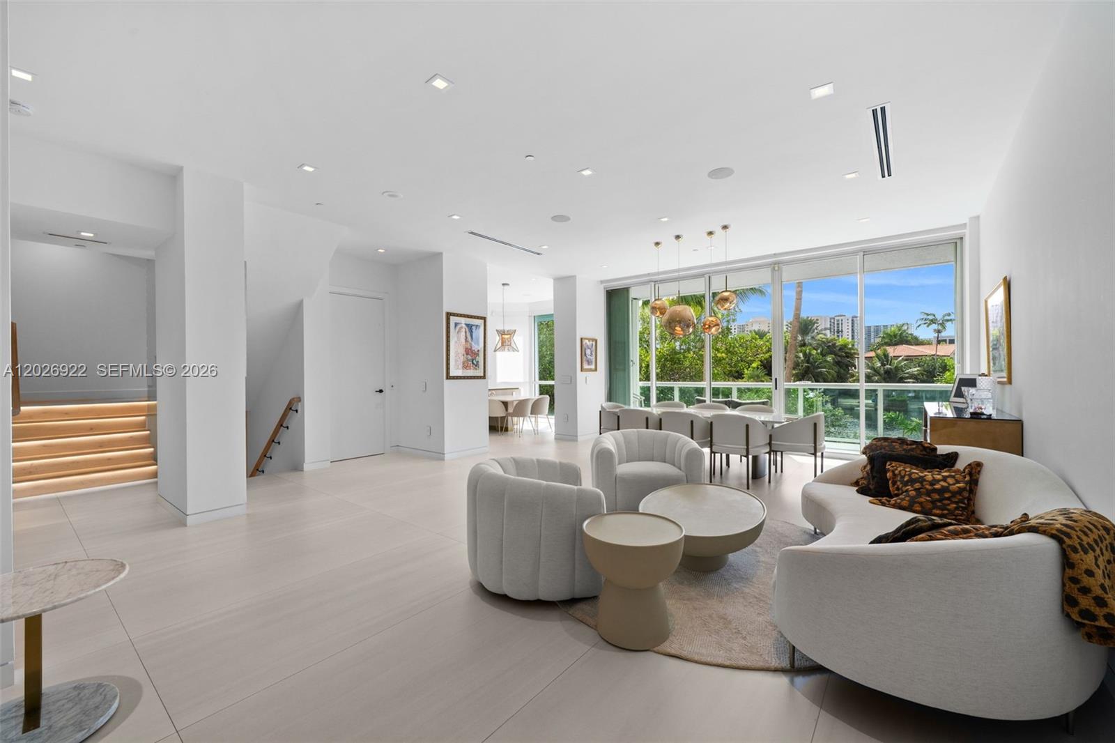 OCEANIA V CONDO - Residential