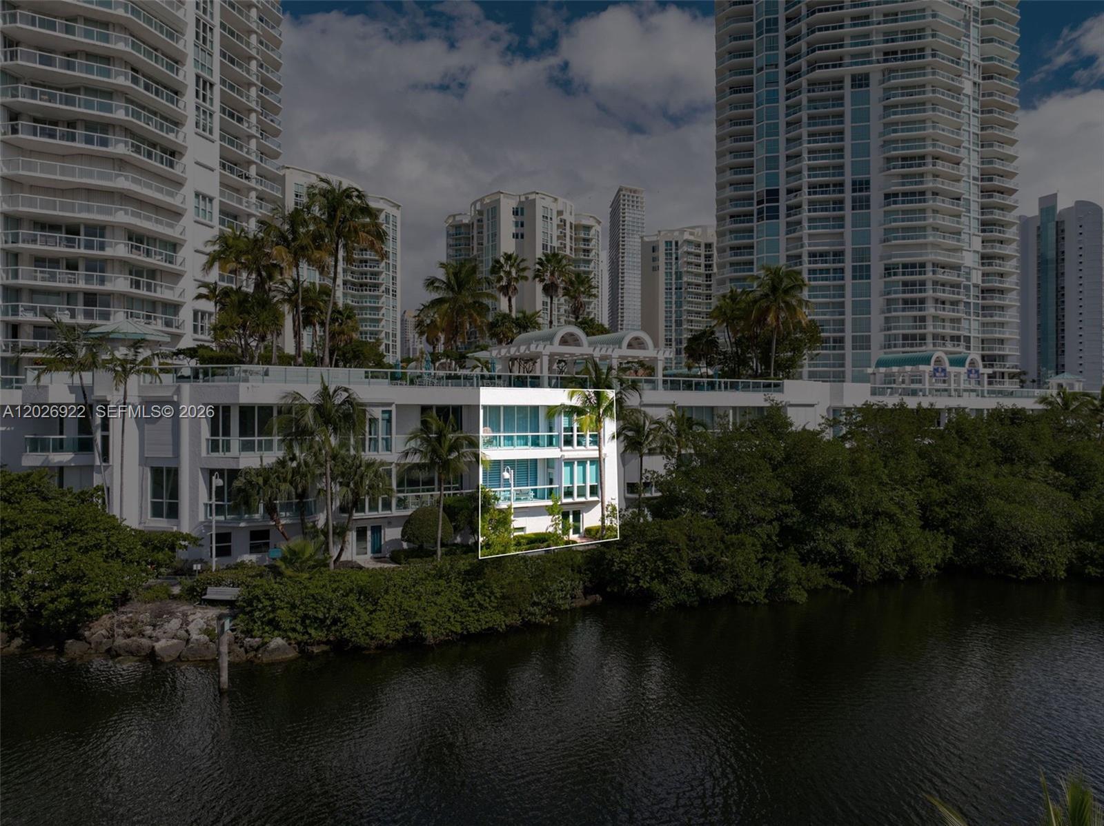 OCEANIA V CONDO - Residential