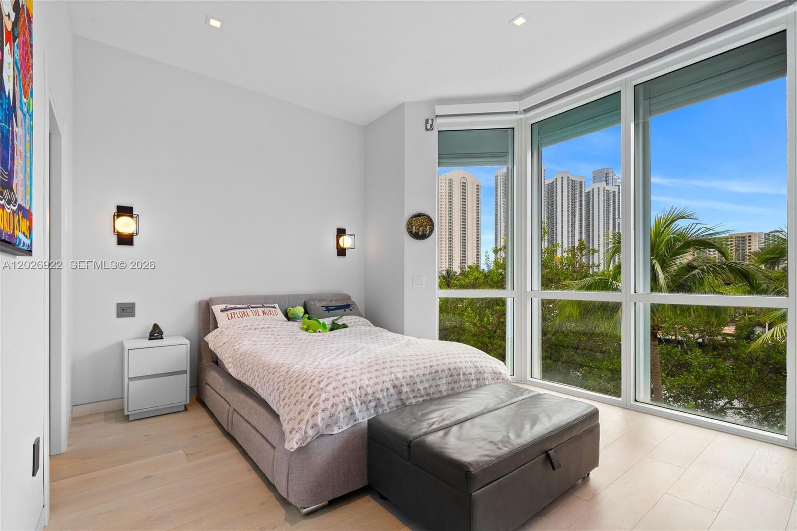 OCEANIA V CONDO - Residential