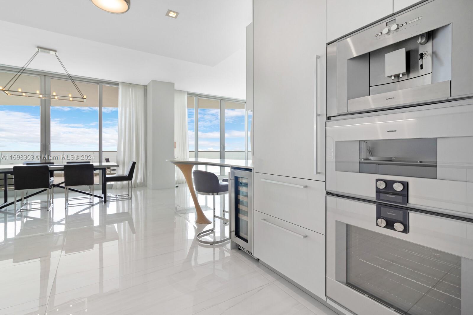 JADE SIGNATURE CONDO - Residential
