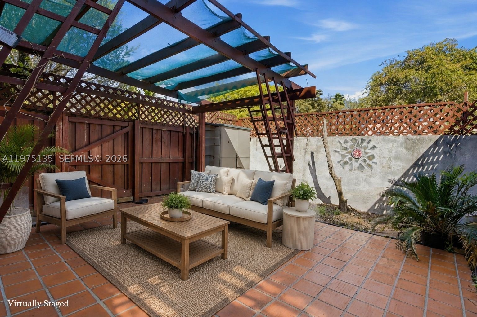 NEW PASEOS CASTELLANOS CO - Residential