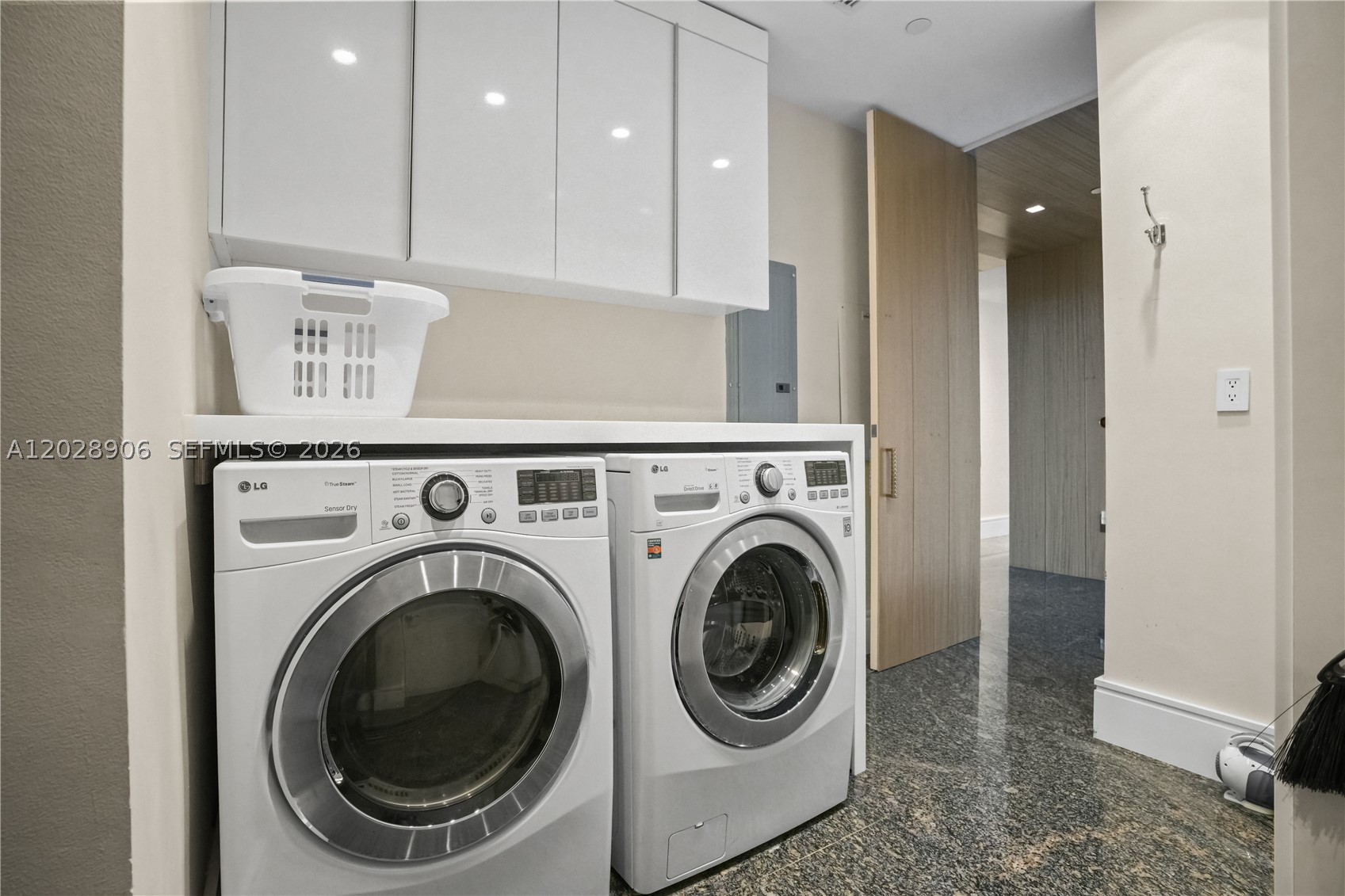 TDR TOWER III CONDO - Residential