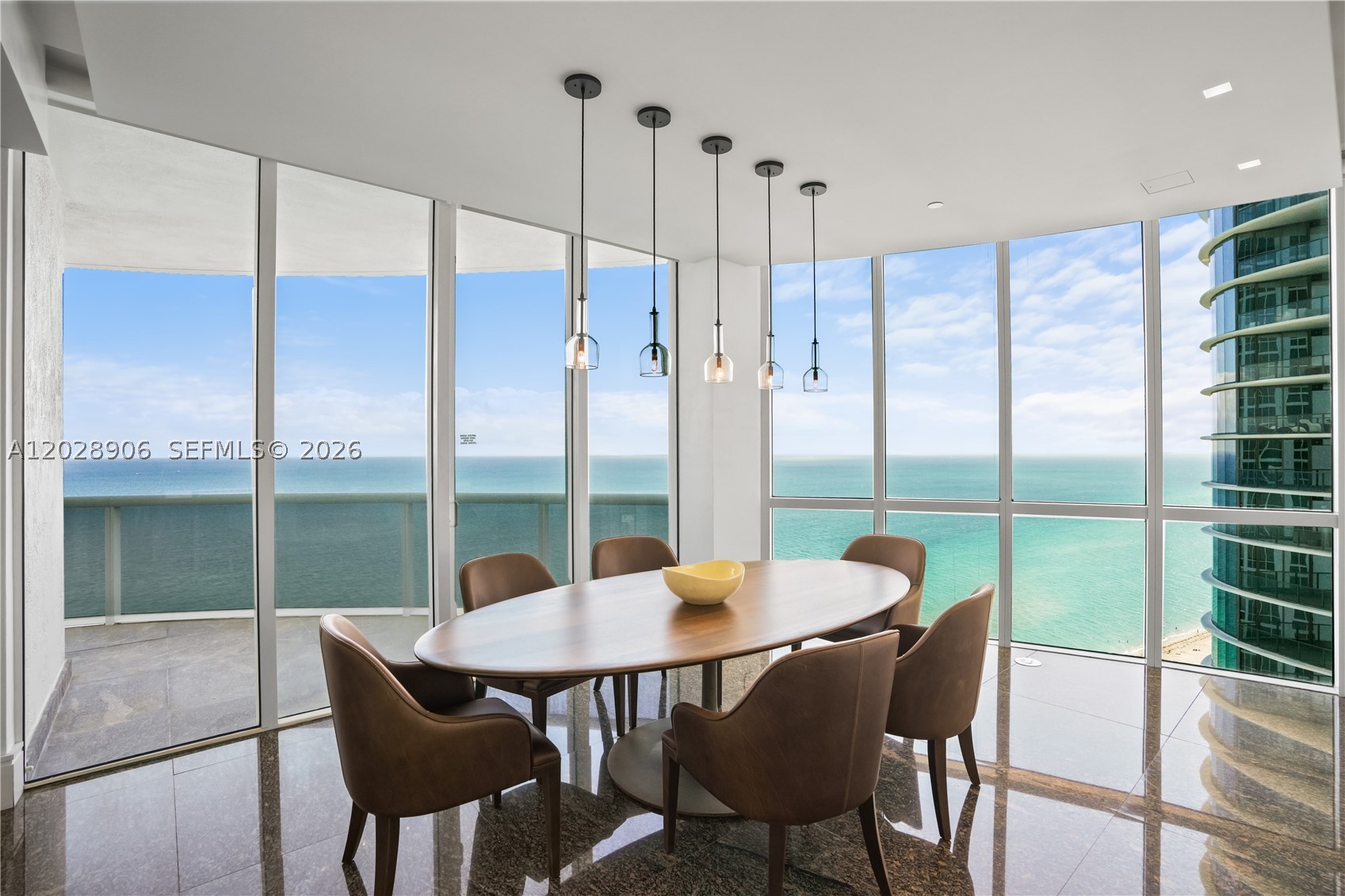 TDR TOWER III CONDO - Residential