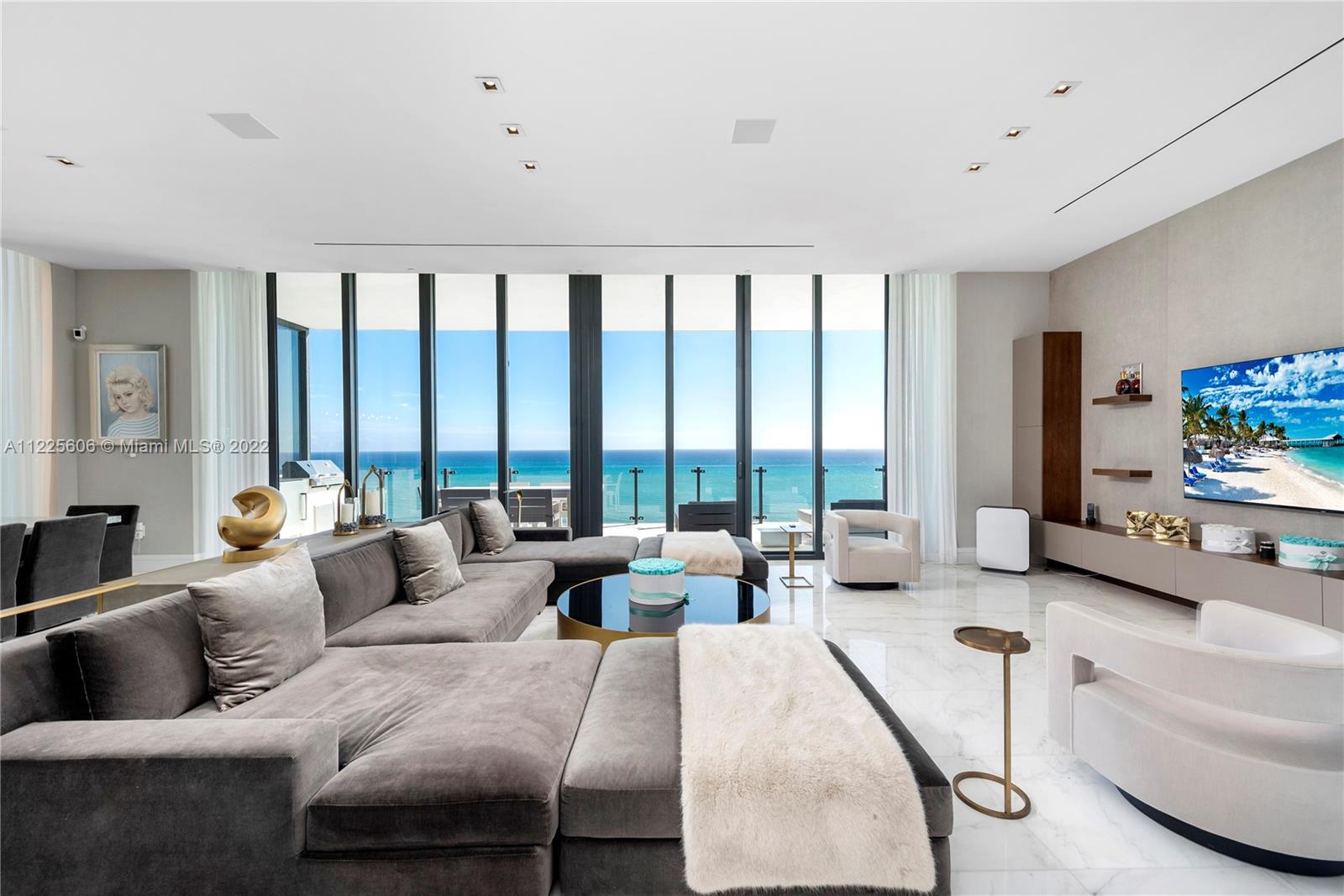 MUSE CONDO - Residential