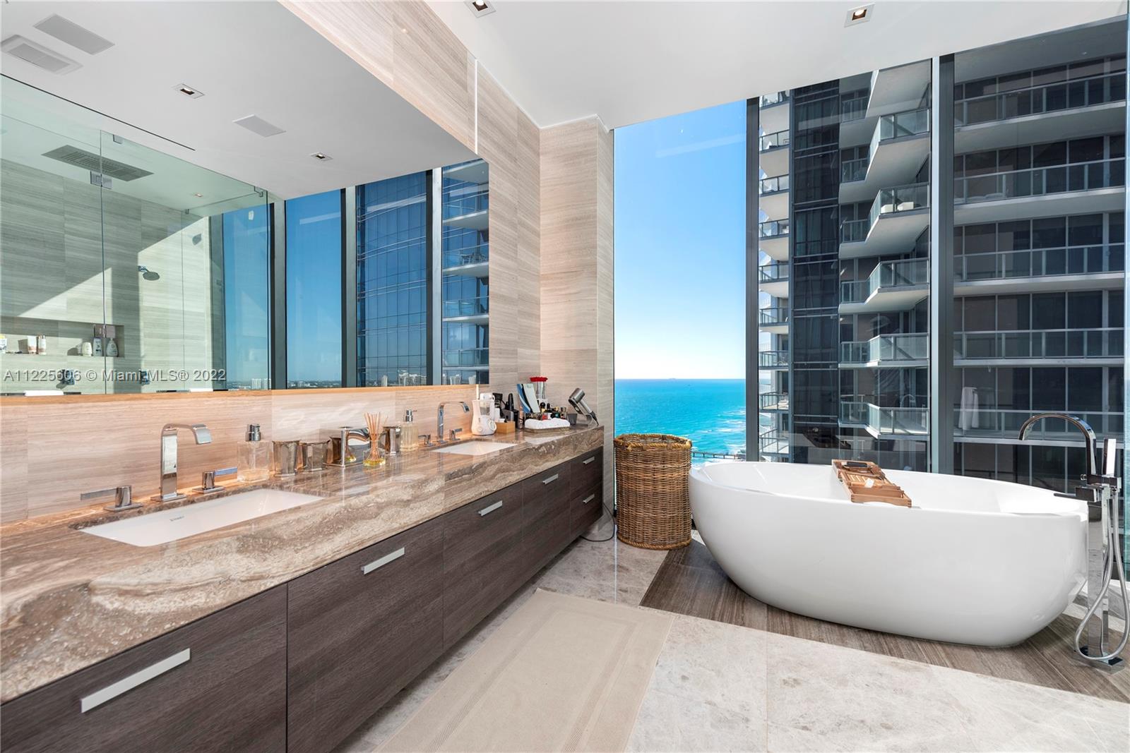 MUSE CONDO - Residential