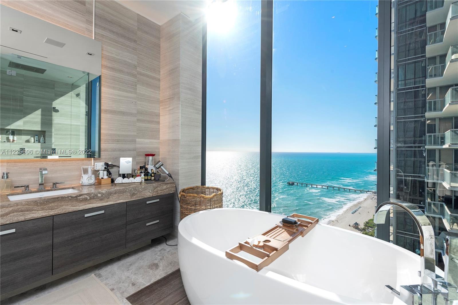 MUSE CONDO - Residential