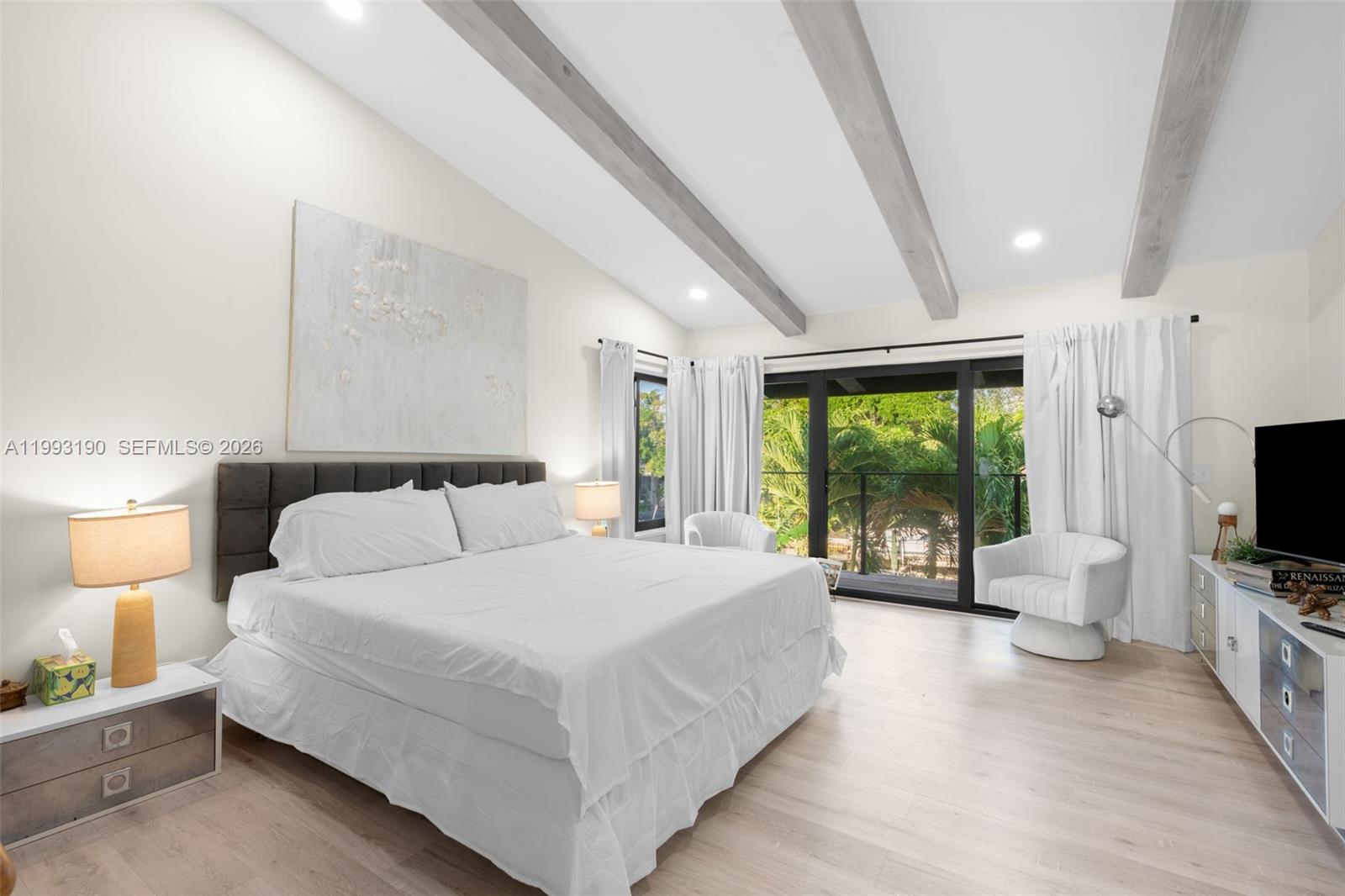 TWIN OAKS - Residential